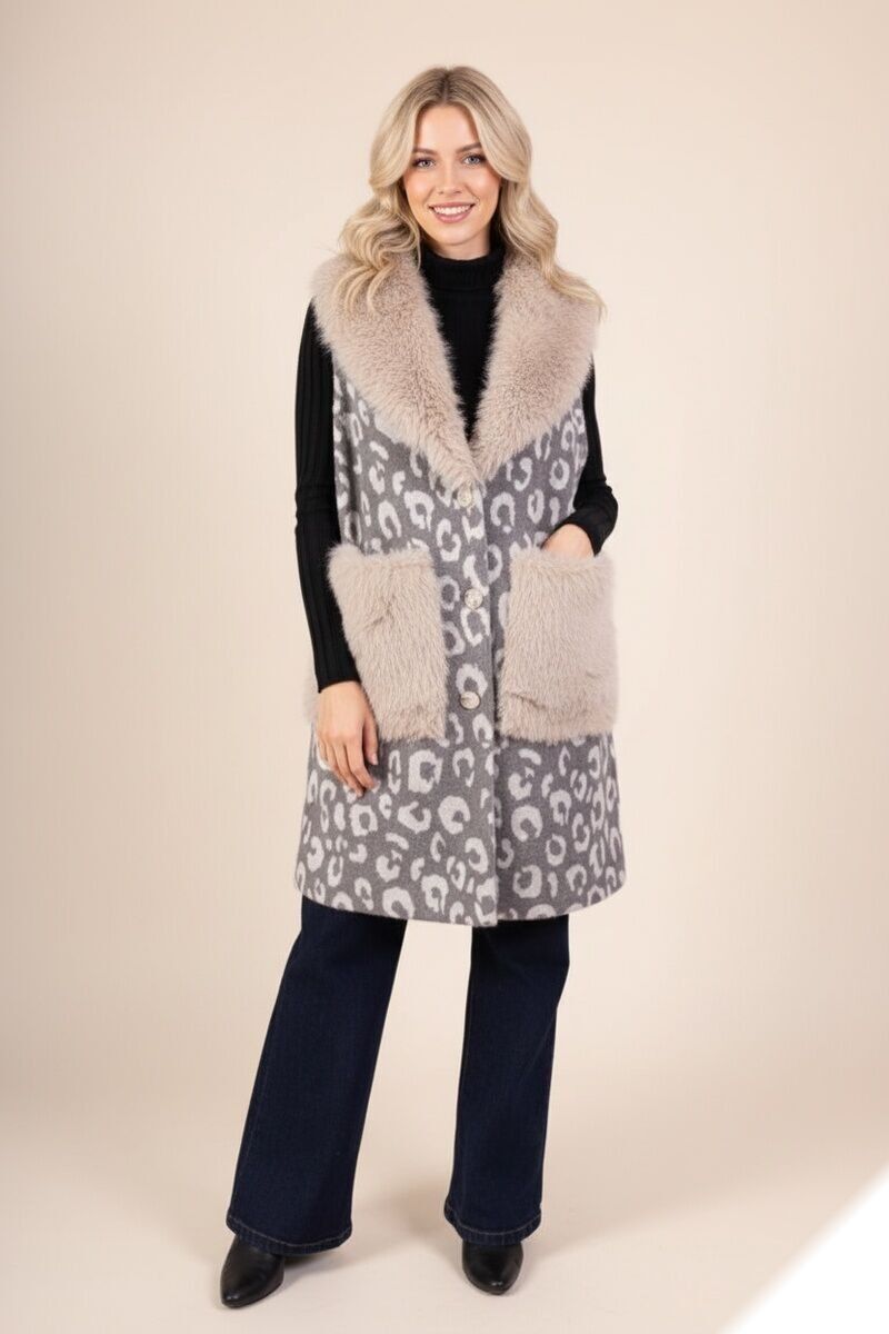 Ärmelloser Mantel aus bedrucktem Kunstpelz - 334 - Lusa Mode