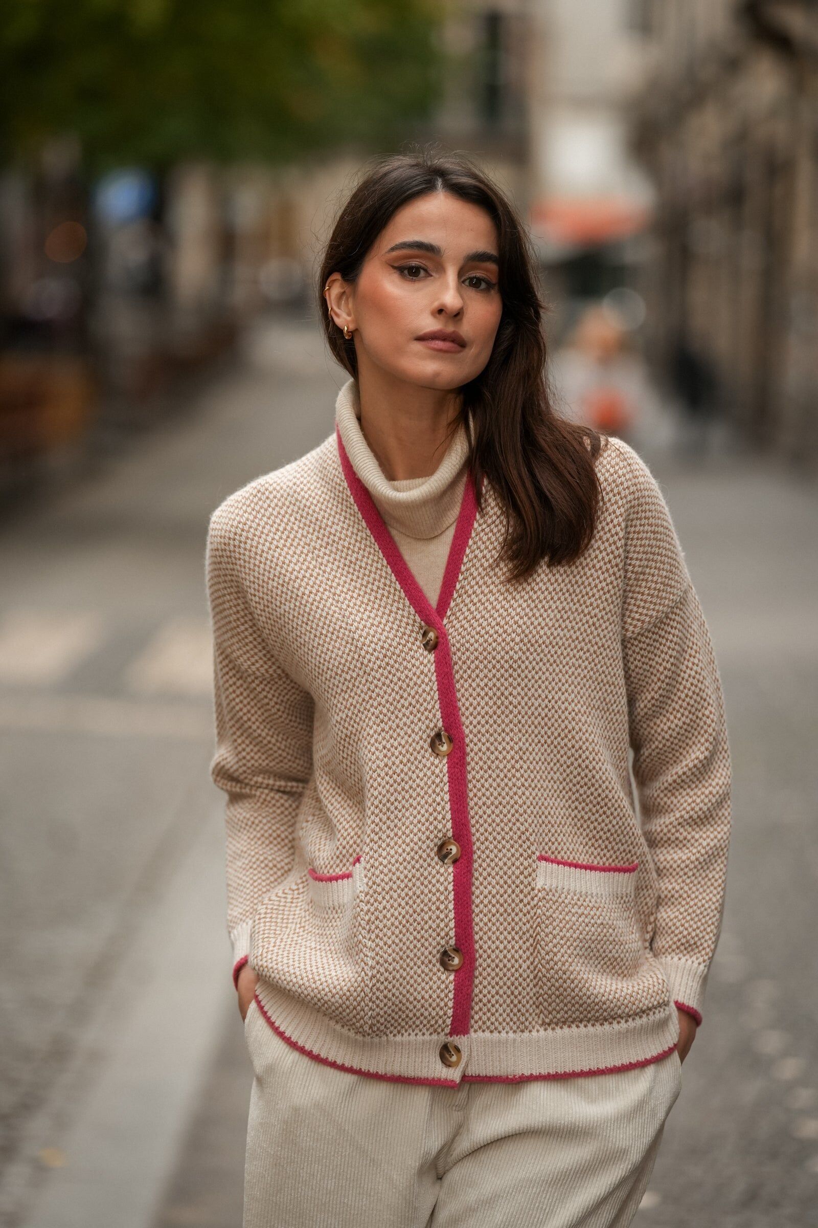 Casaco Bege con dettagli in rosa