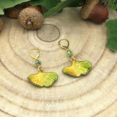 Green Ginkgo single leaf sleeper earrings