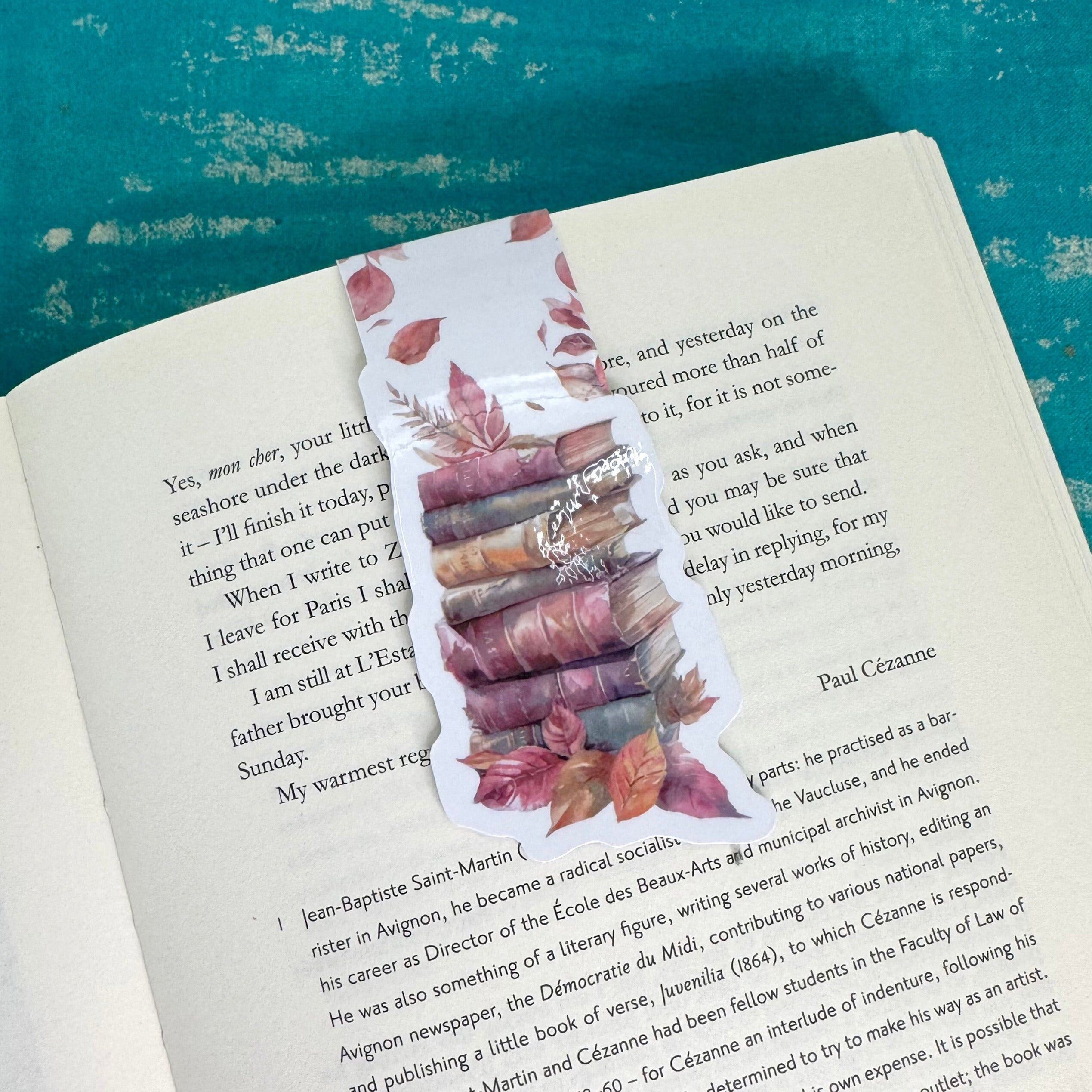 Marcapáginas magnético "Apilado de libros de otoño": un acogedor accesorio para libros otoñales