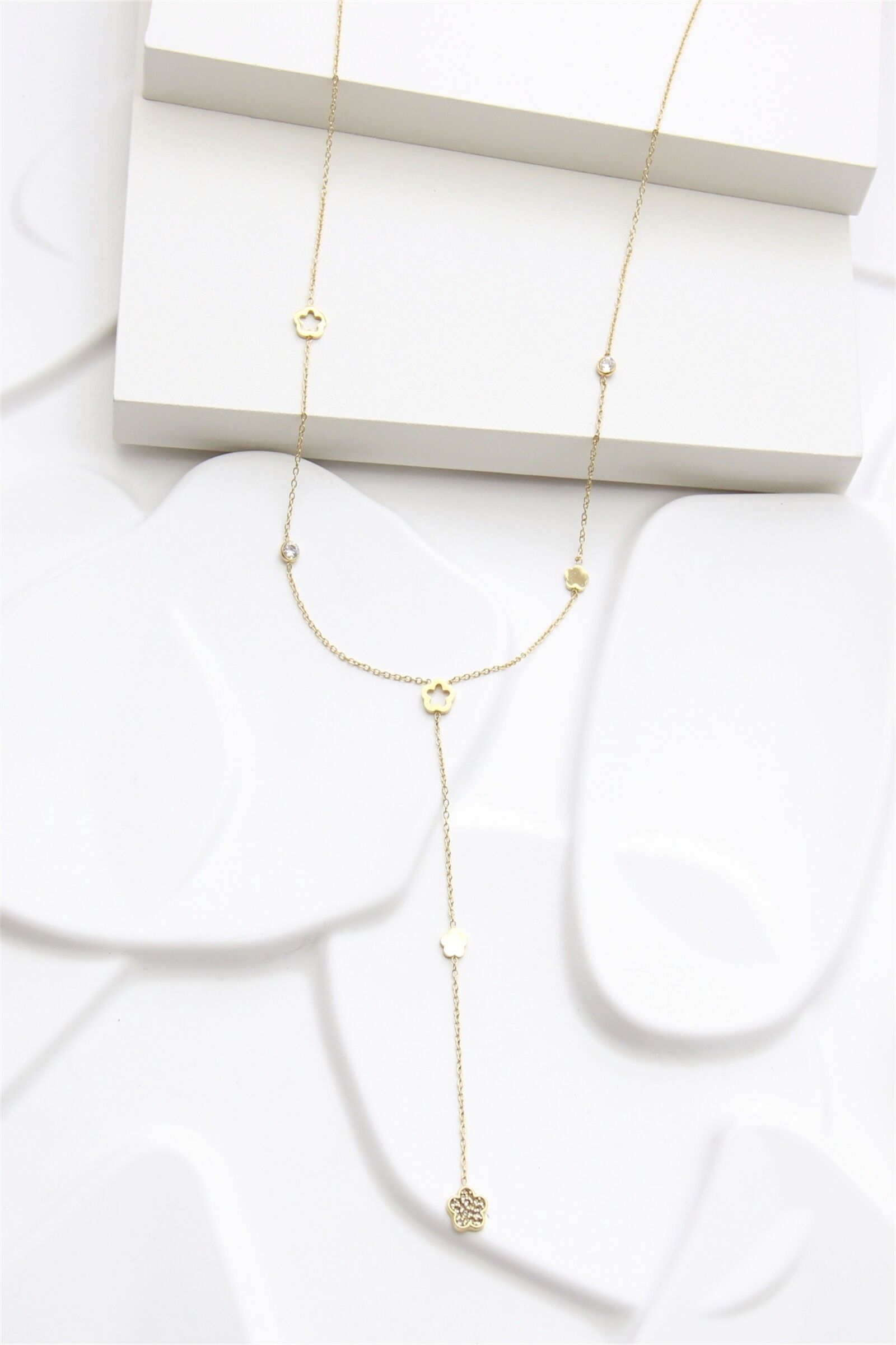 Collier Long Trèfle Doré en Acier Inoxydable – Élégance et Chance