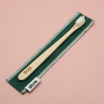 Brosse à dents en bois de Chârme avec etui 2