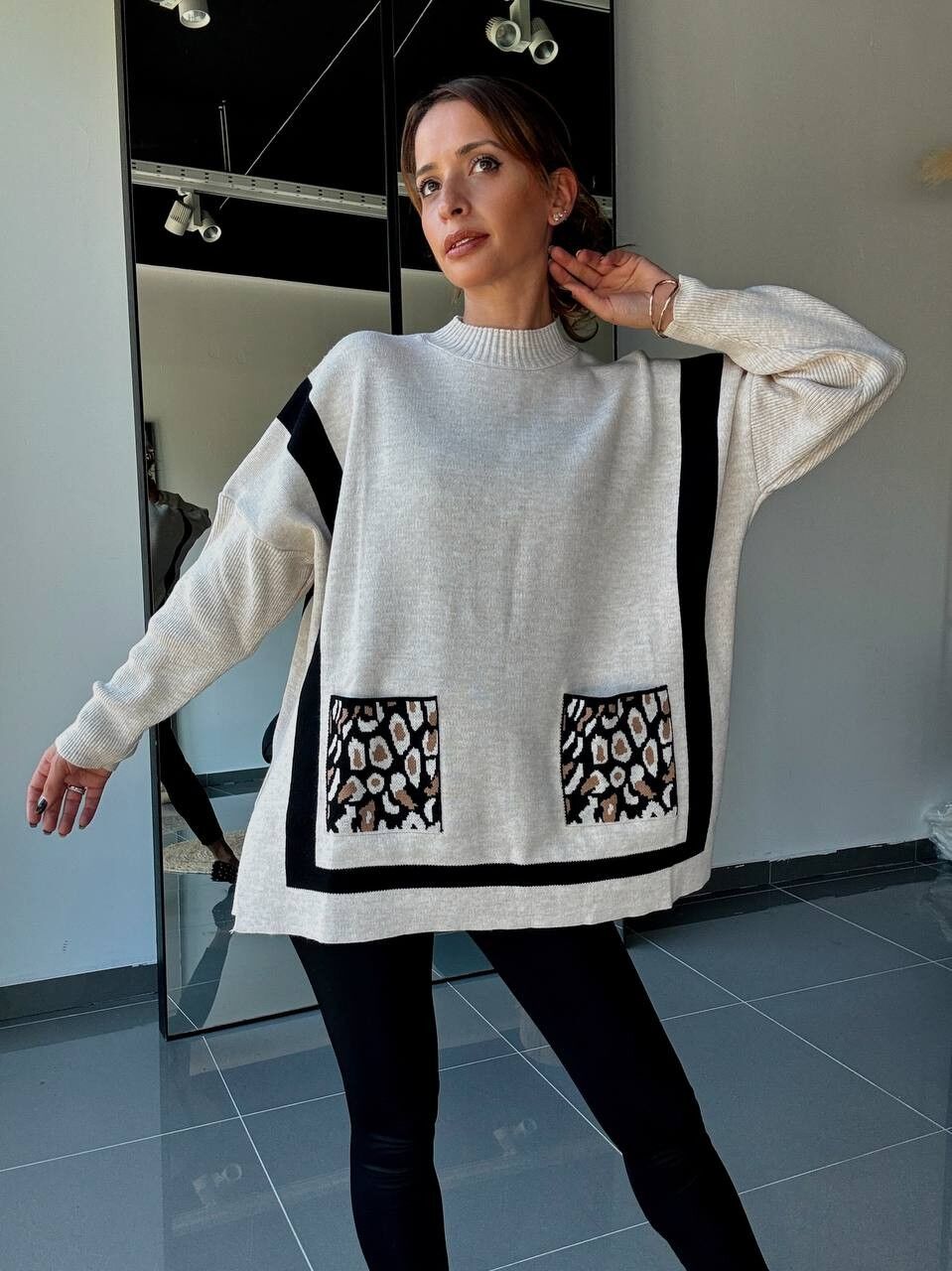 Maglione lavorato a maglia larga con lana