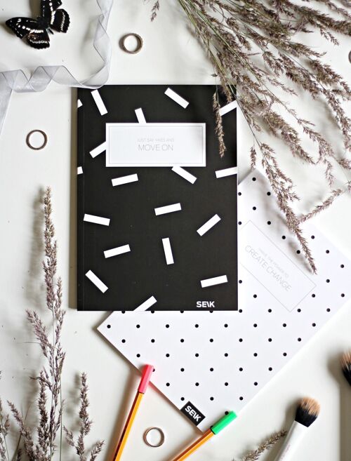 Bullet Journal / Dotted Notebook black and white (2pcs)