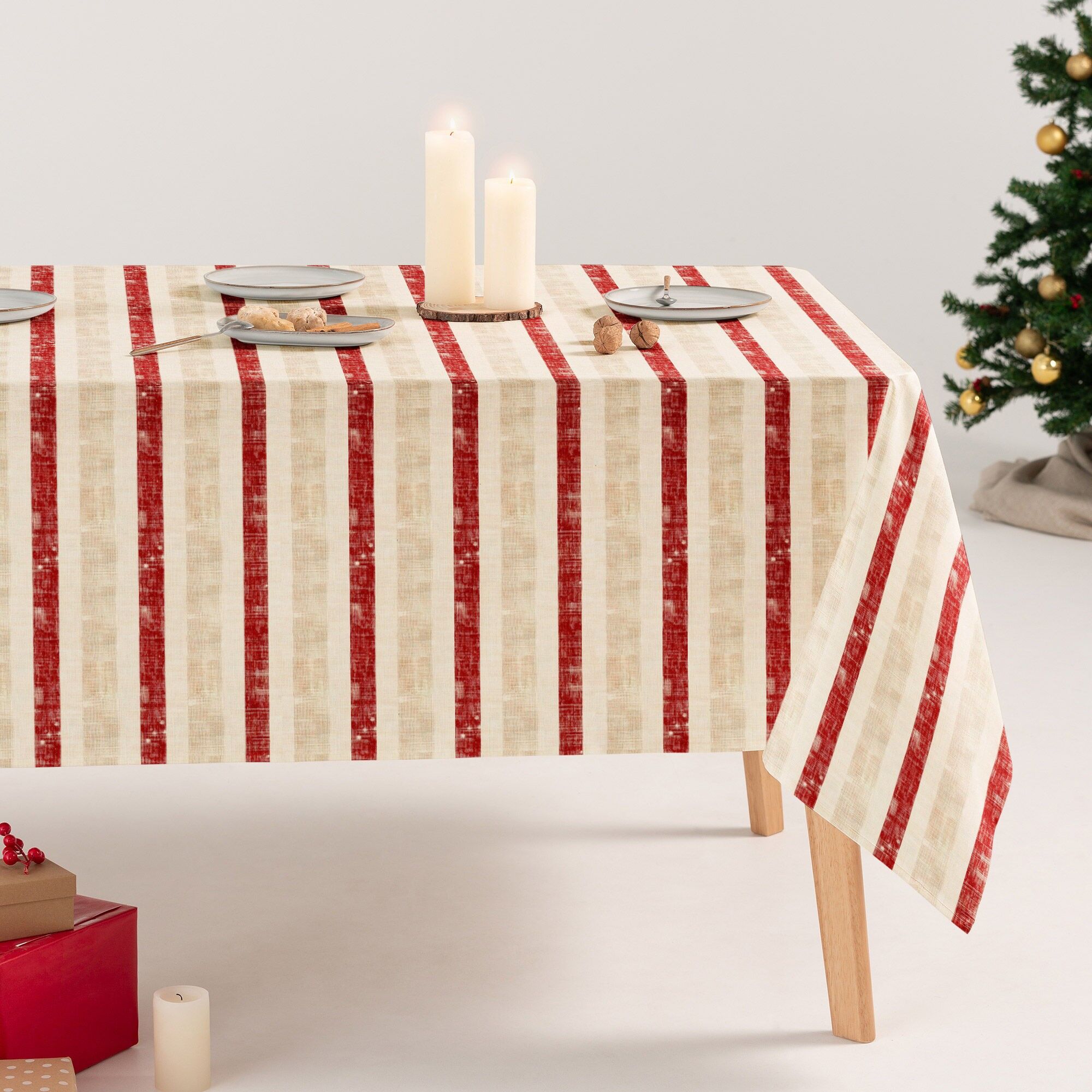 Striva Soft Cotton Stain-Resistant Christmas Tablecloth