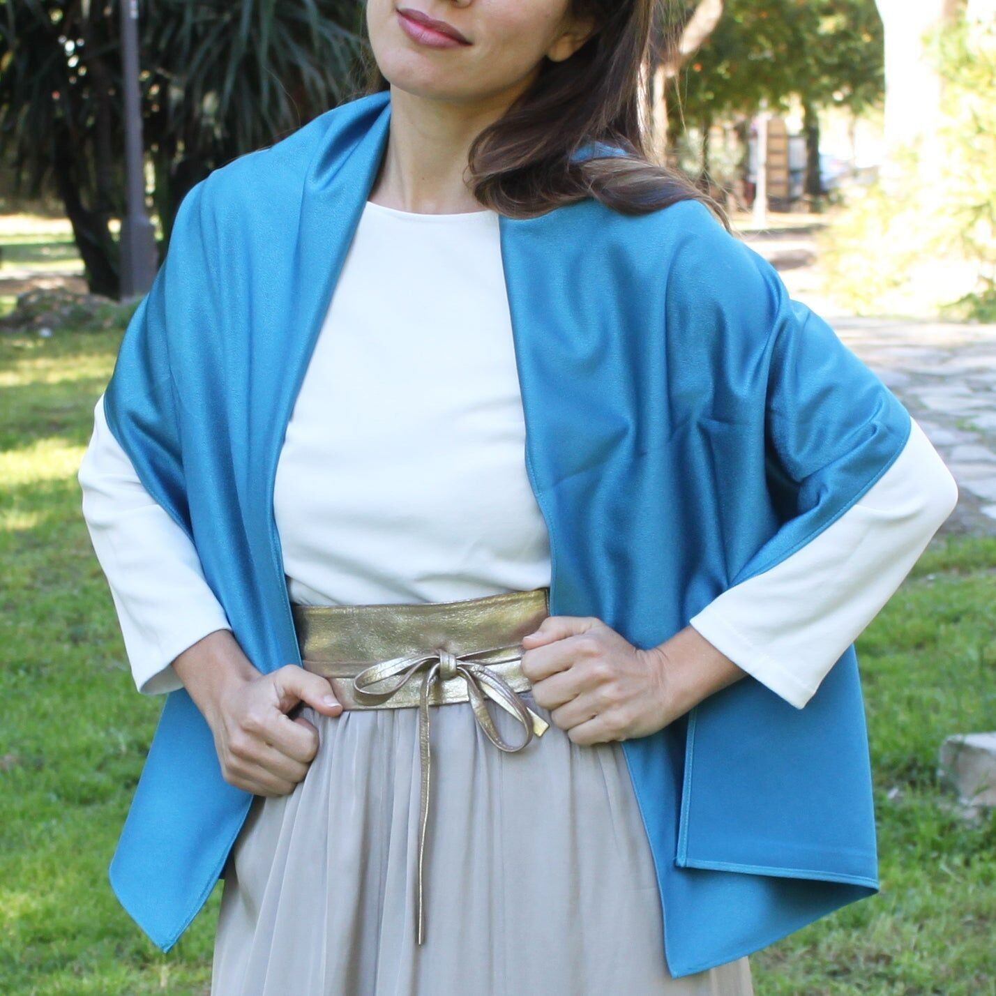 Scialle da festa in crepe di seta – Eleganza artigianale realizzata a Siviglia · Iñigo Blue (50x150cm) ultimo pezzo!