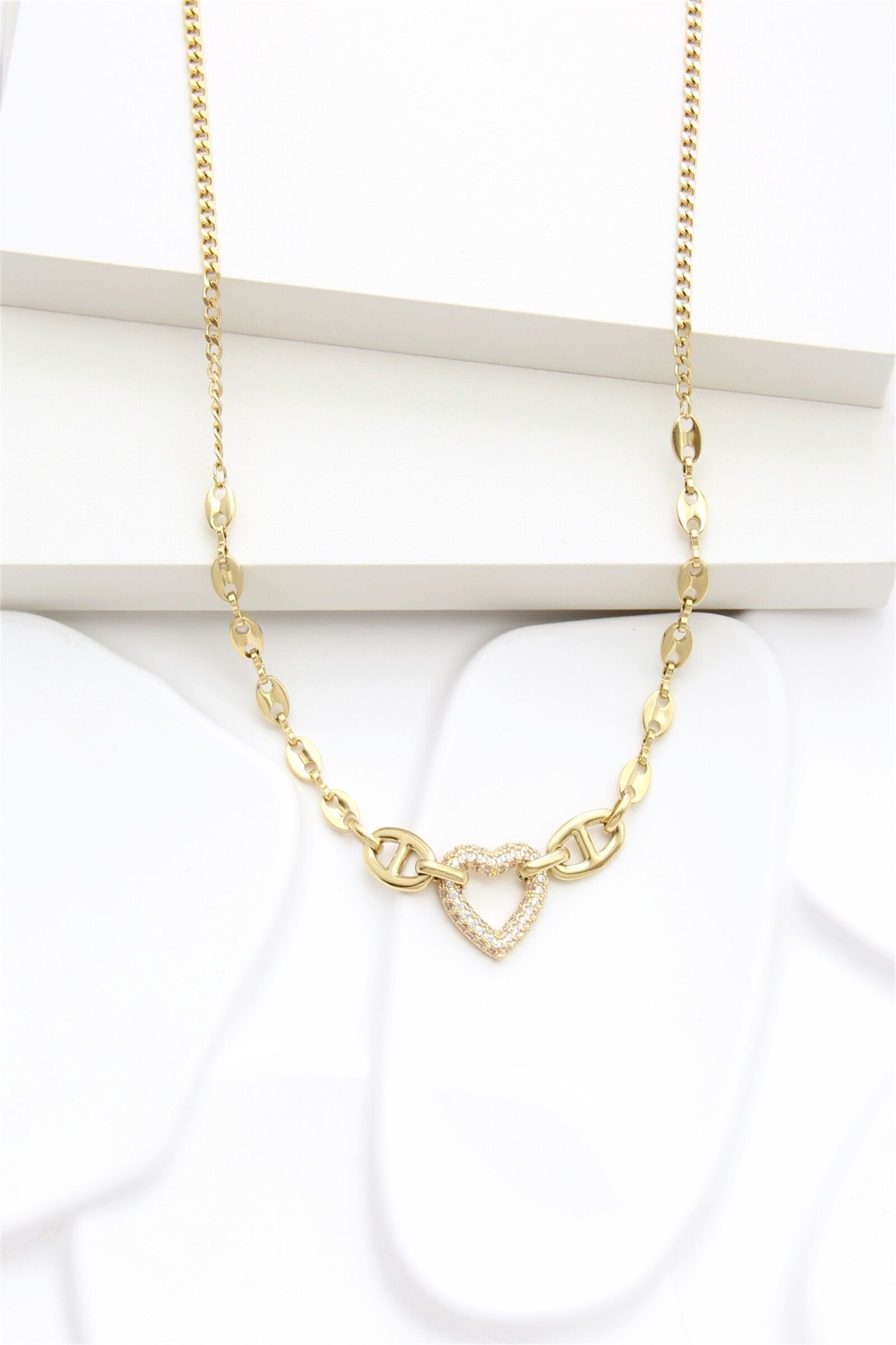 Collier Cœur Maillon Doré en Acier Inoxydable – Élégance et Romance