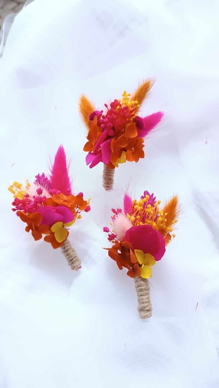 Boutonnière fuschia orange et jaune - Boutonnière adulte