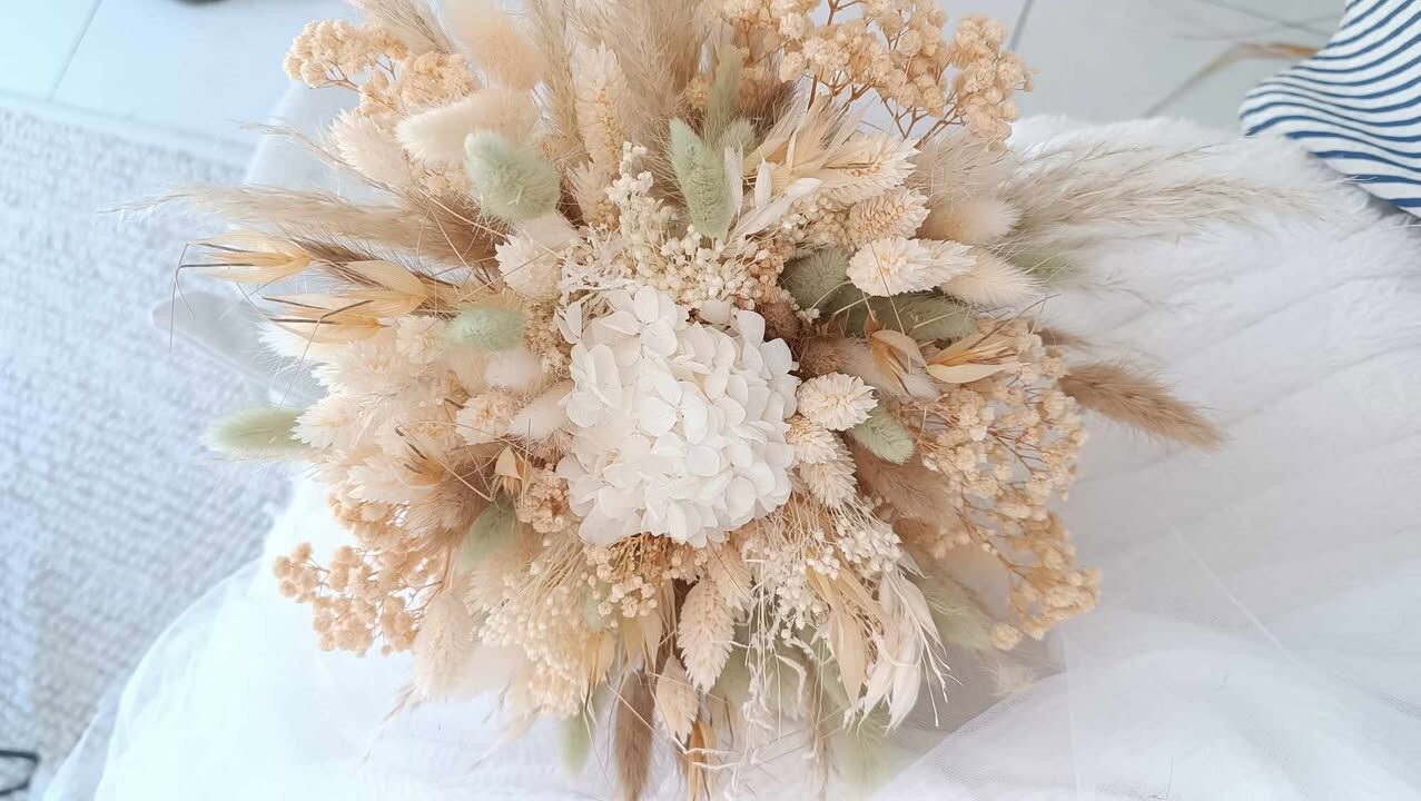 Ramo de novia de flores secas con hortensias blancas - 26cm a 30cm