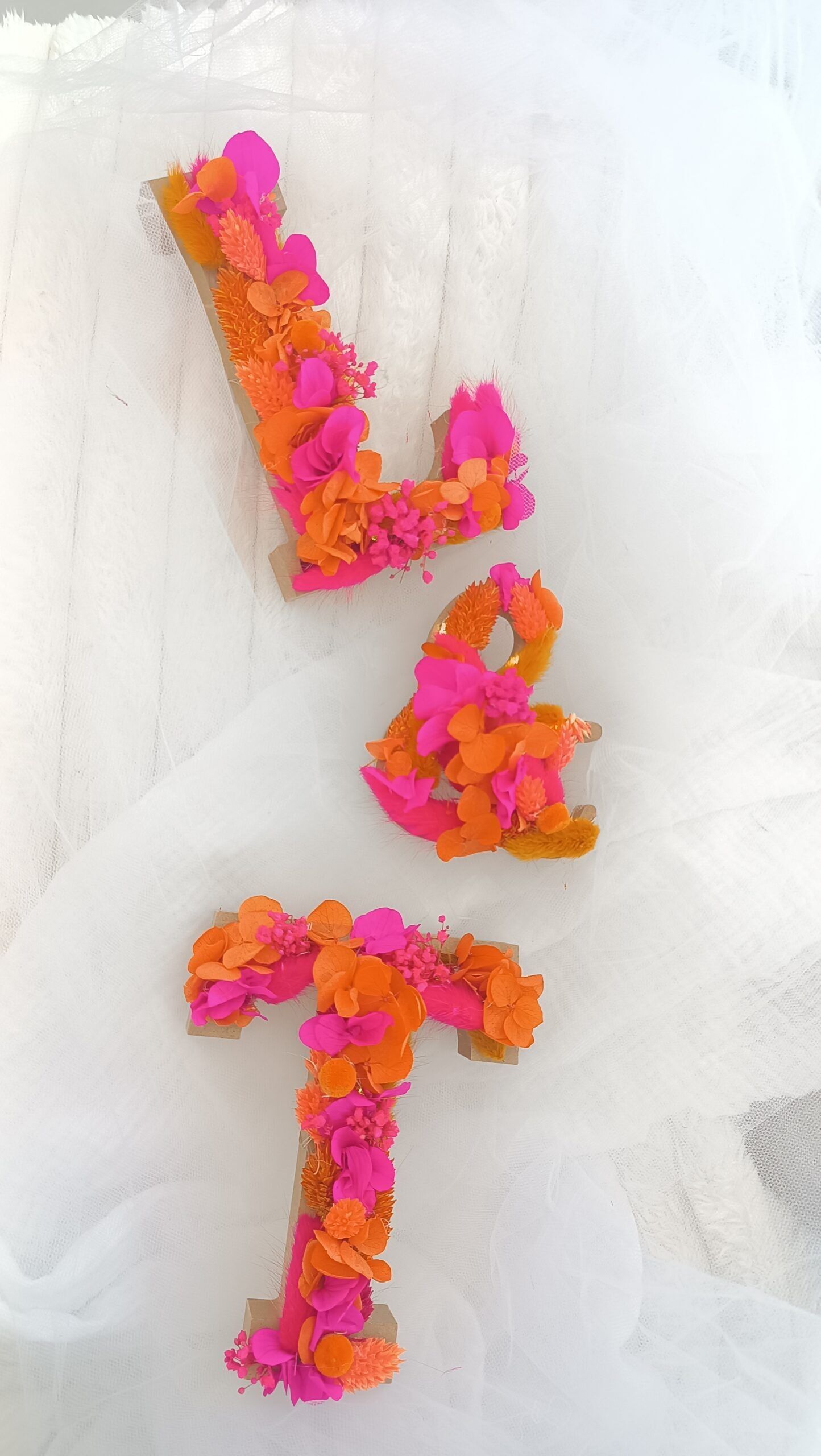 Pack floral de carta para boda en flores secas fucsia y naranja