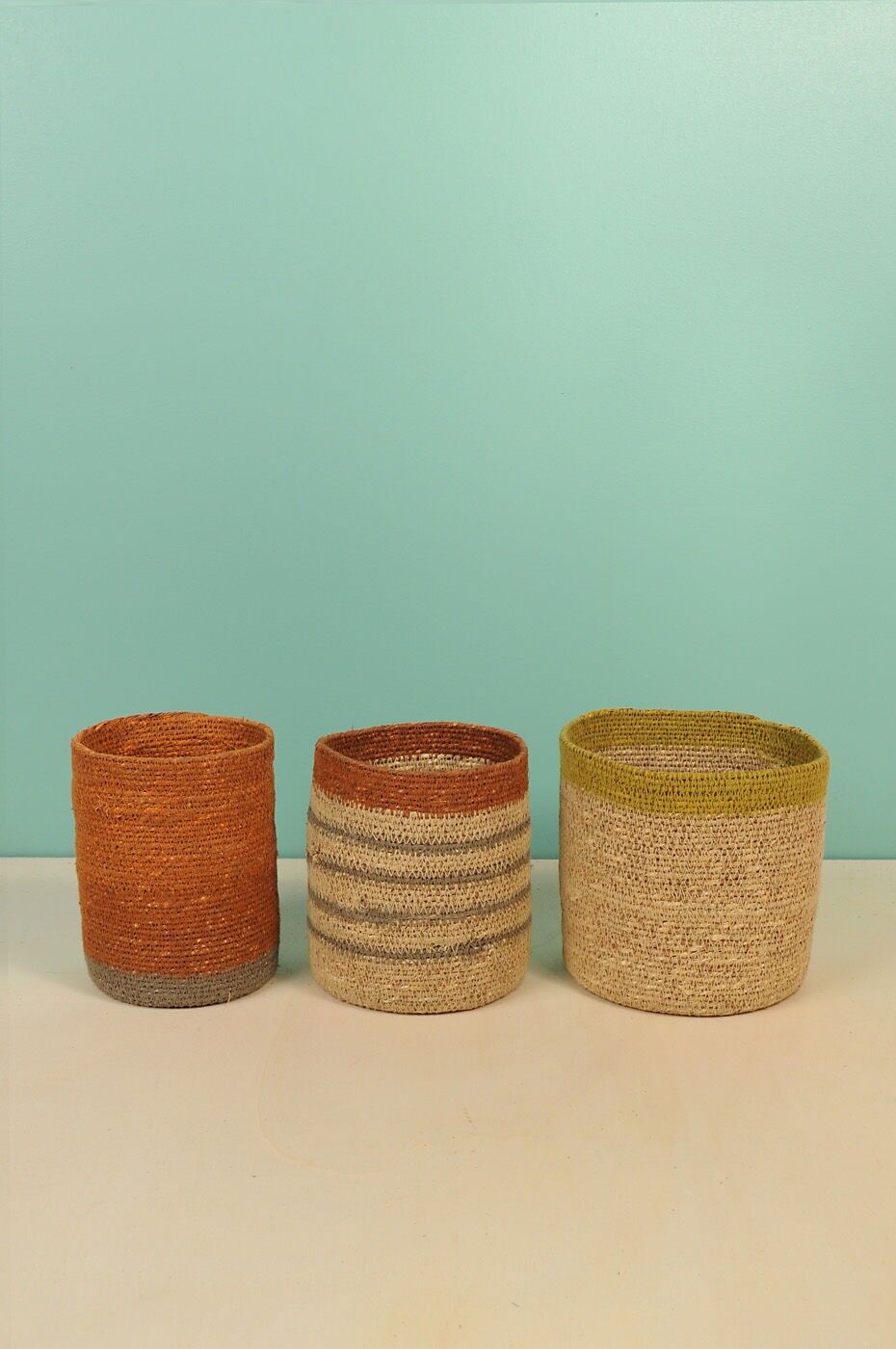 Set di tre fioriere in erba marina a tema Terra di Siena