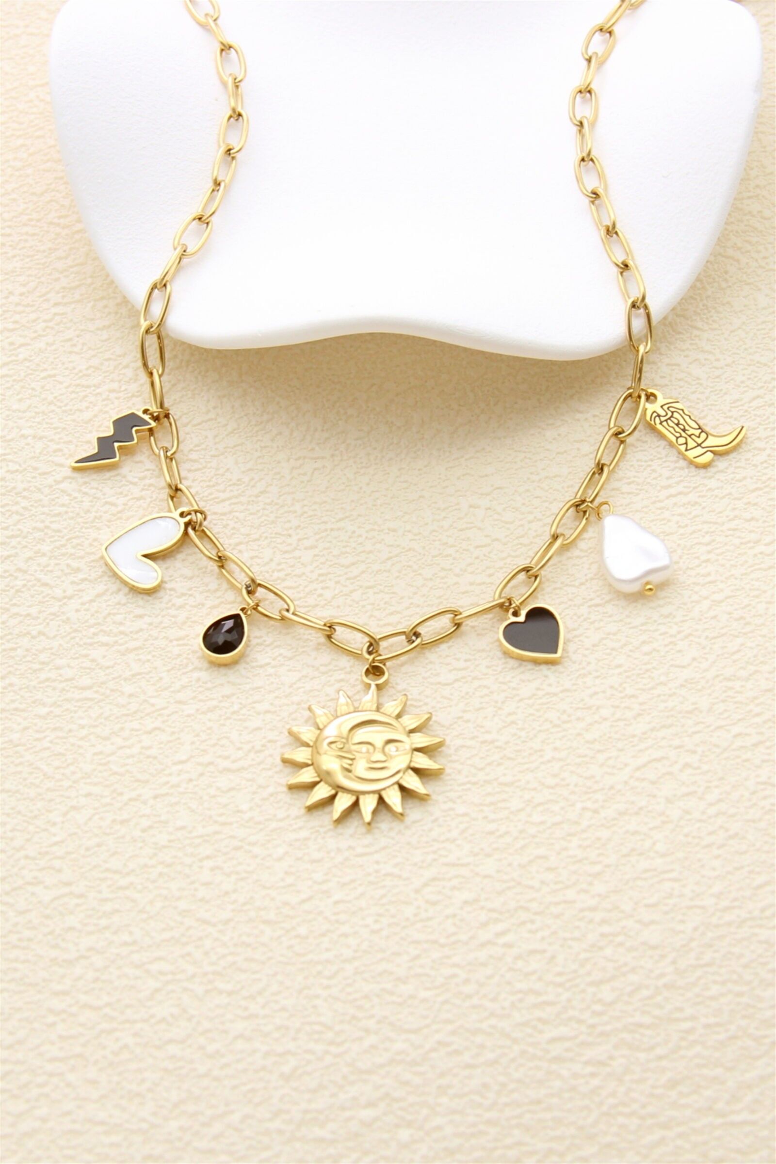 Collier Charms Soleil & Cœurs – Acier Inoxydable Doré
