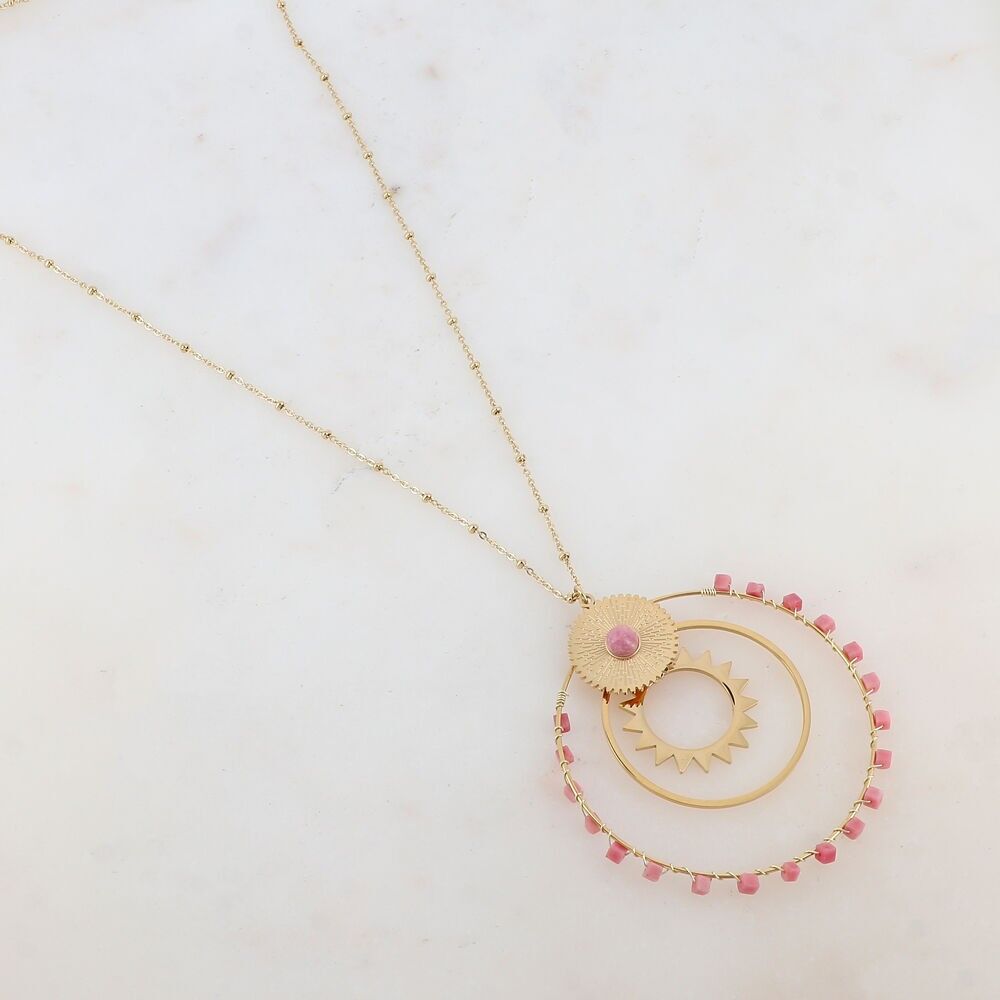 Triple circle necklace decorated with natural stones