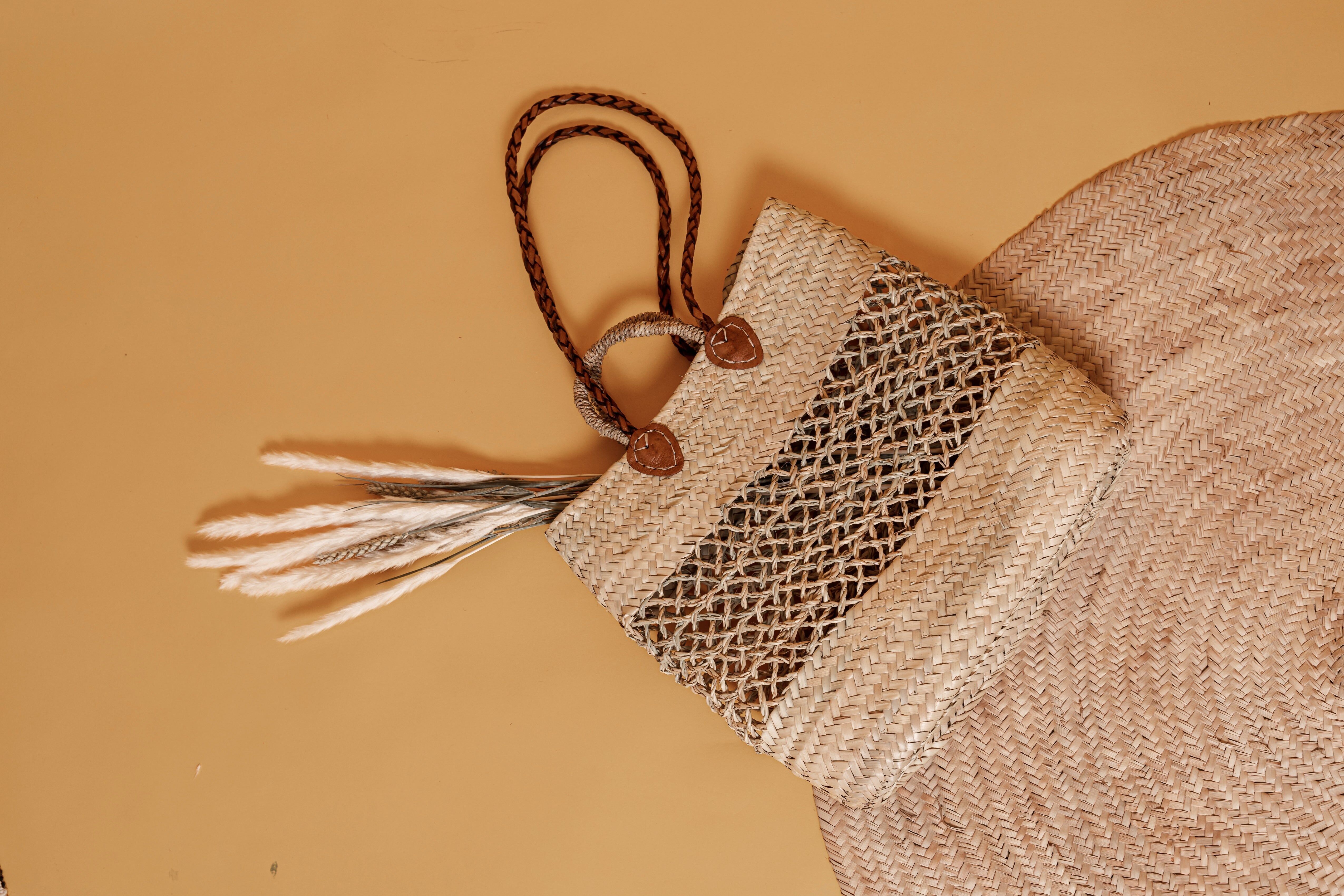 Bolso Nette Tote Basket: bolso marroquí de palma hecho a mano con correas de cuero