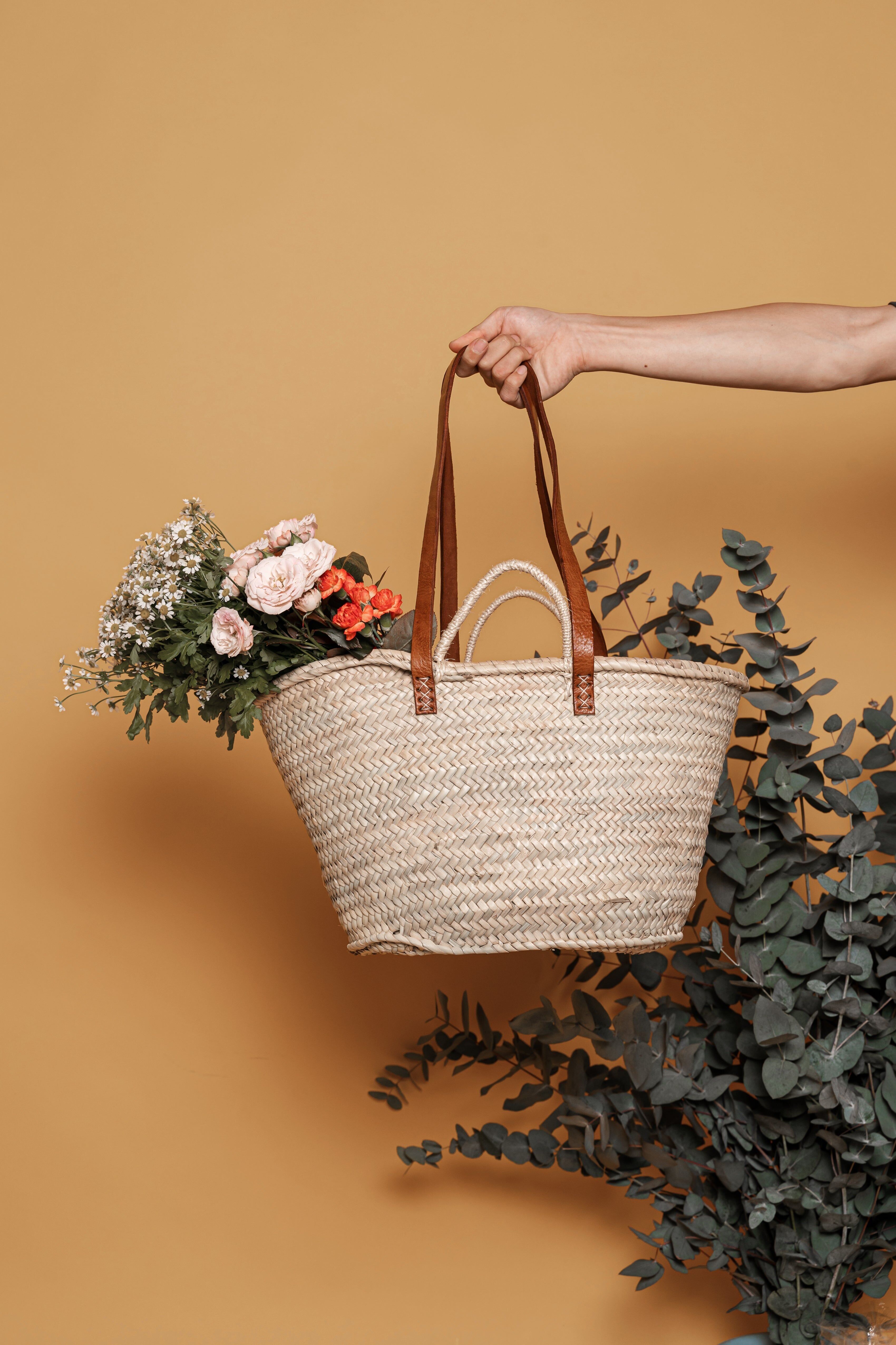 Bolso Marche Basket: bolso marroquí de palma hecho a mano con correas de cuero y forro interior.
