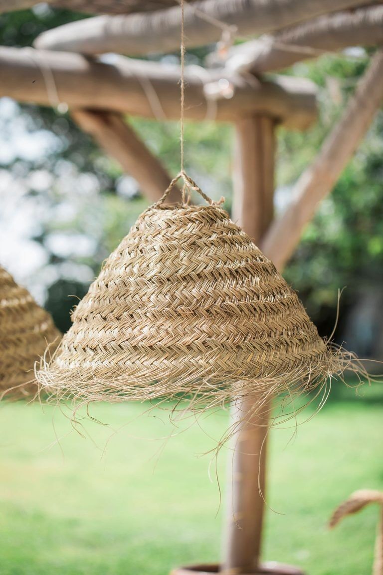 Lámpara colgante Beldi: lámpara de techo de rafia natural marroquí hecha a mano con una pequeña cúpula
