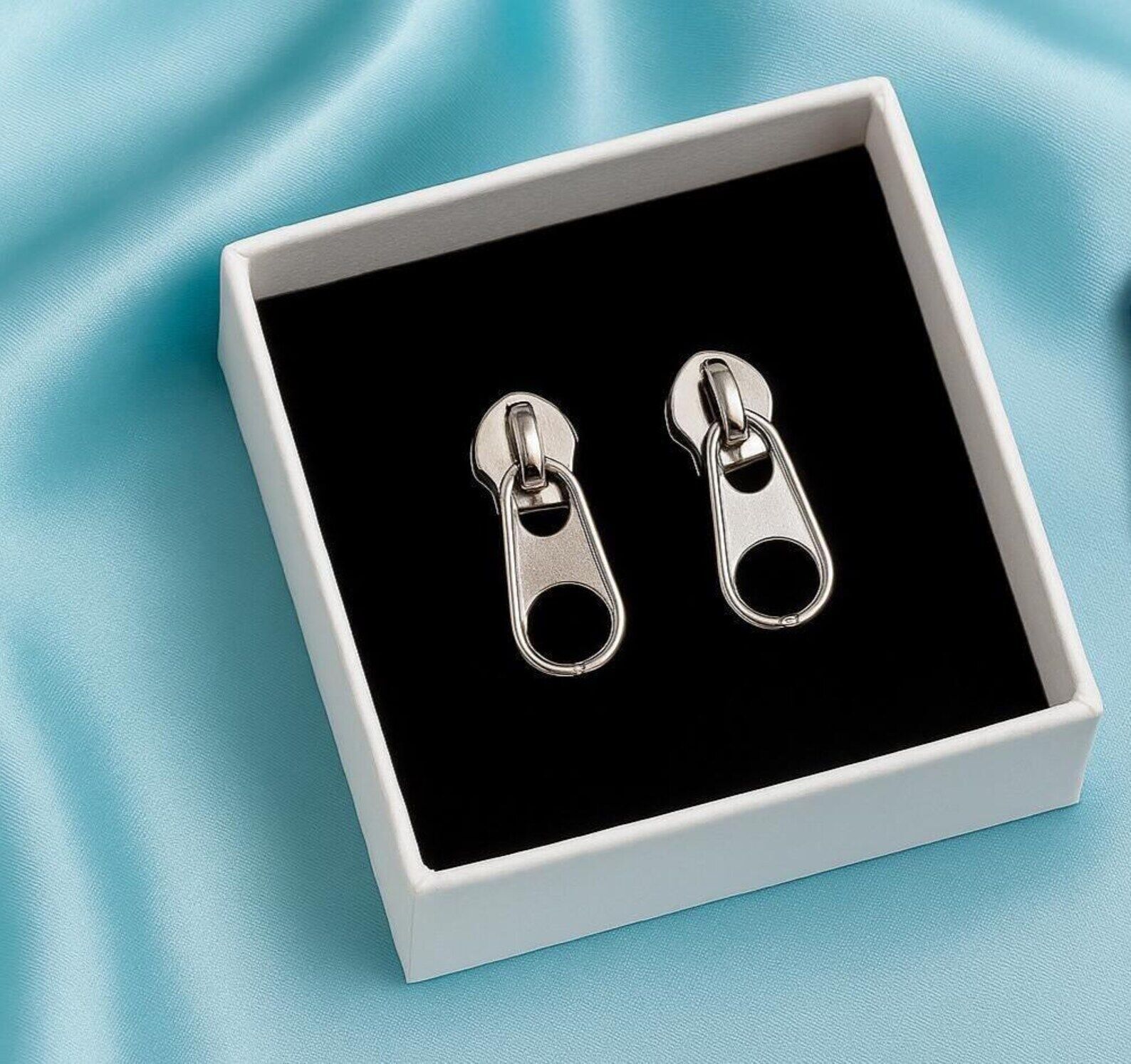 Orecchini con cerniera