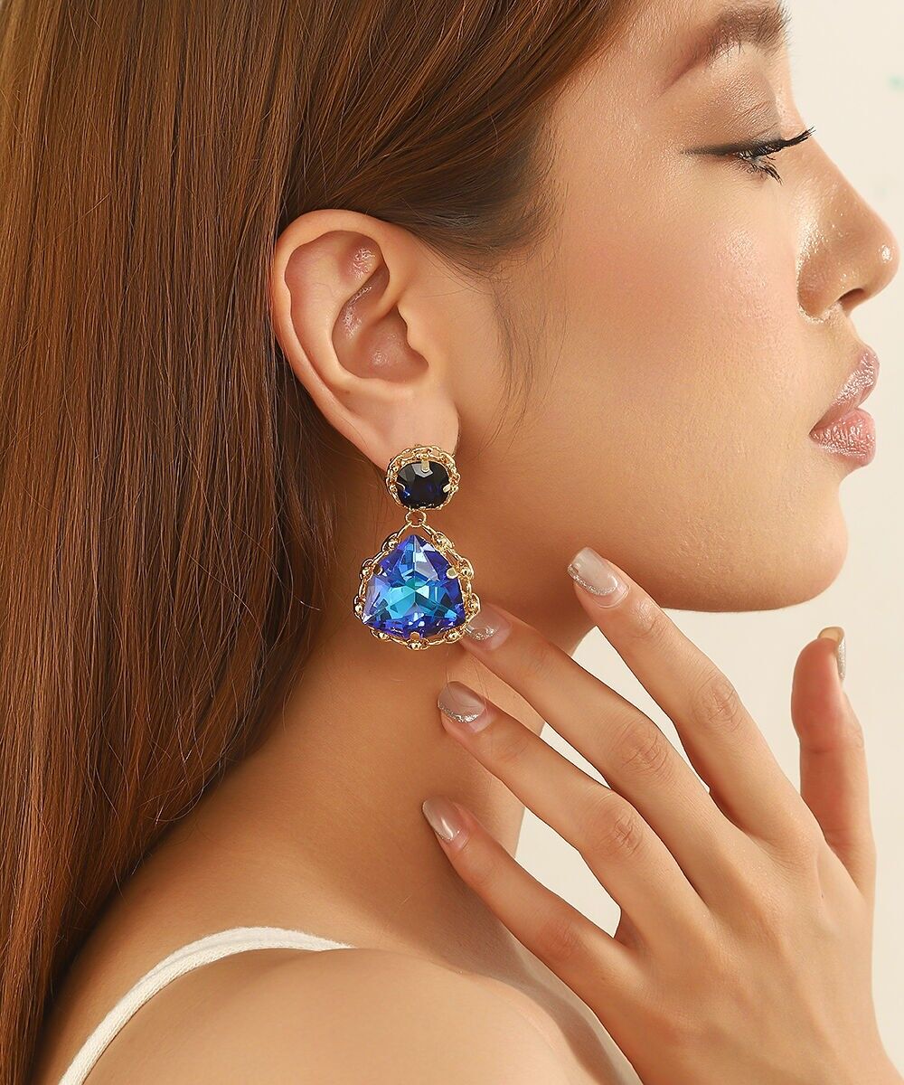 Boucles pendantes puces strass triangle – 26AHBOL017