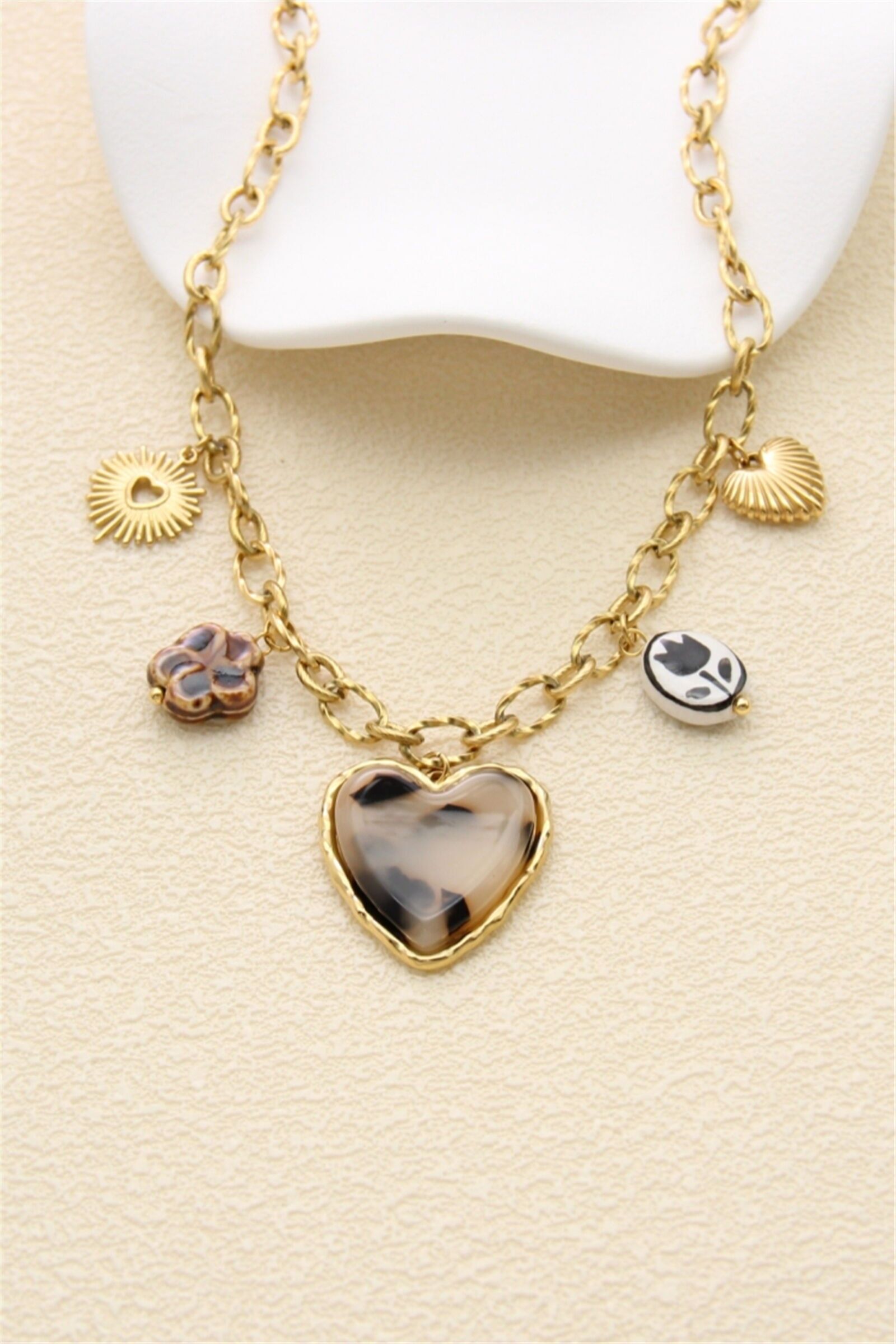 Collier Charm Cœur & Symboles Dorés – Acier Inoxydable