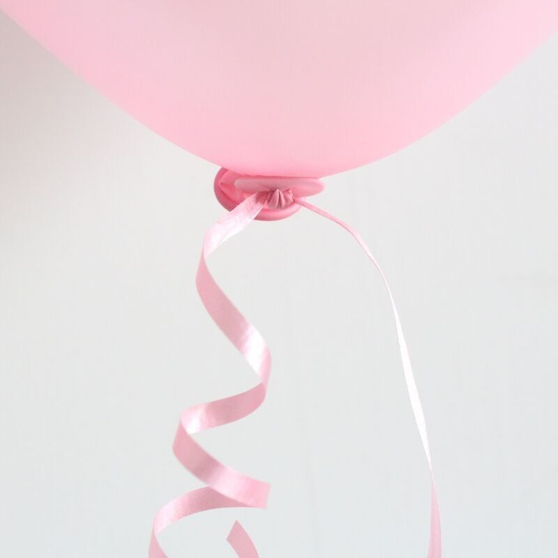 100 sellos automáticos para globos con cinta rosa