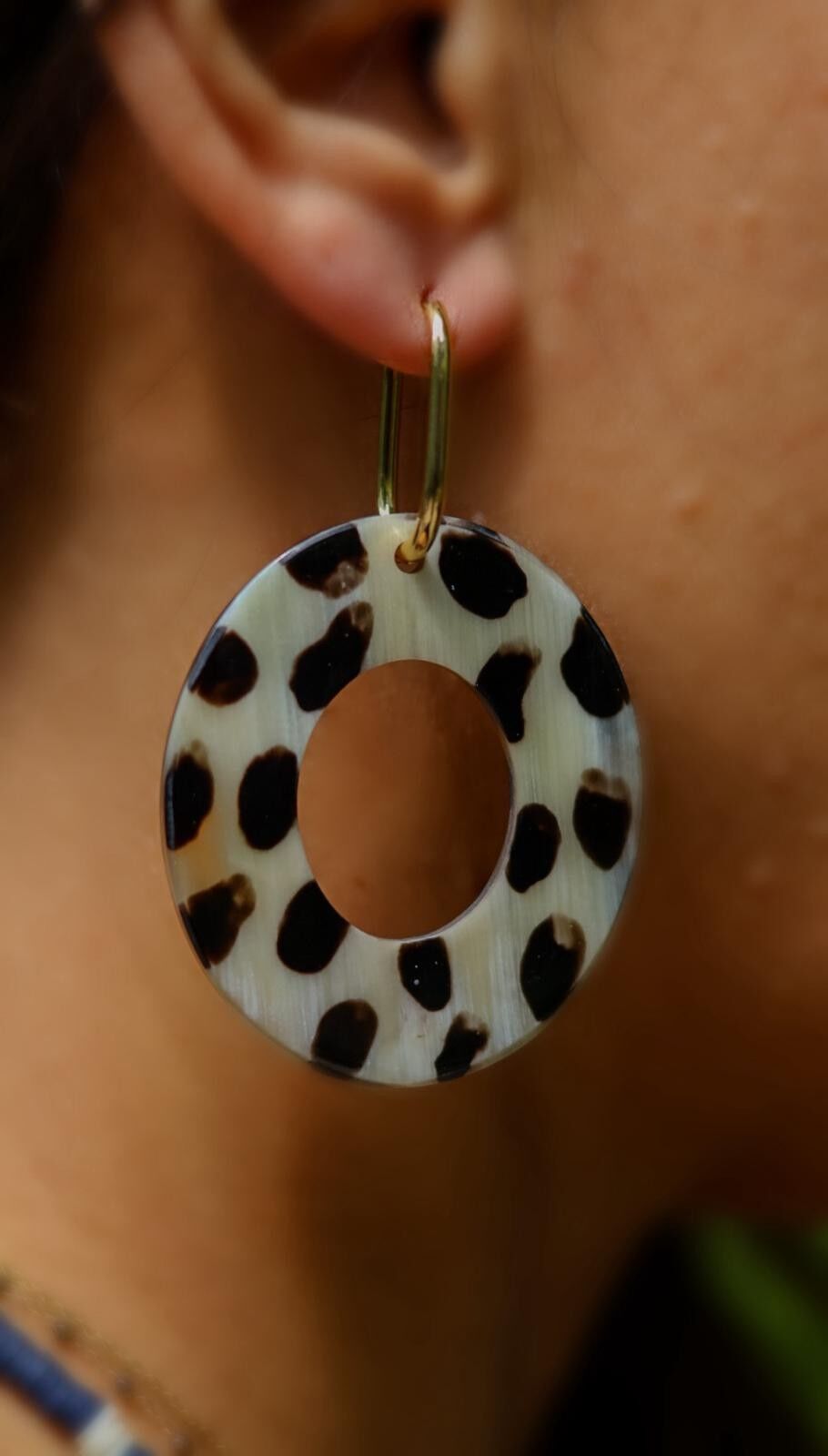 Horn earrings - Léo Collection model