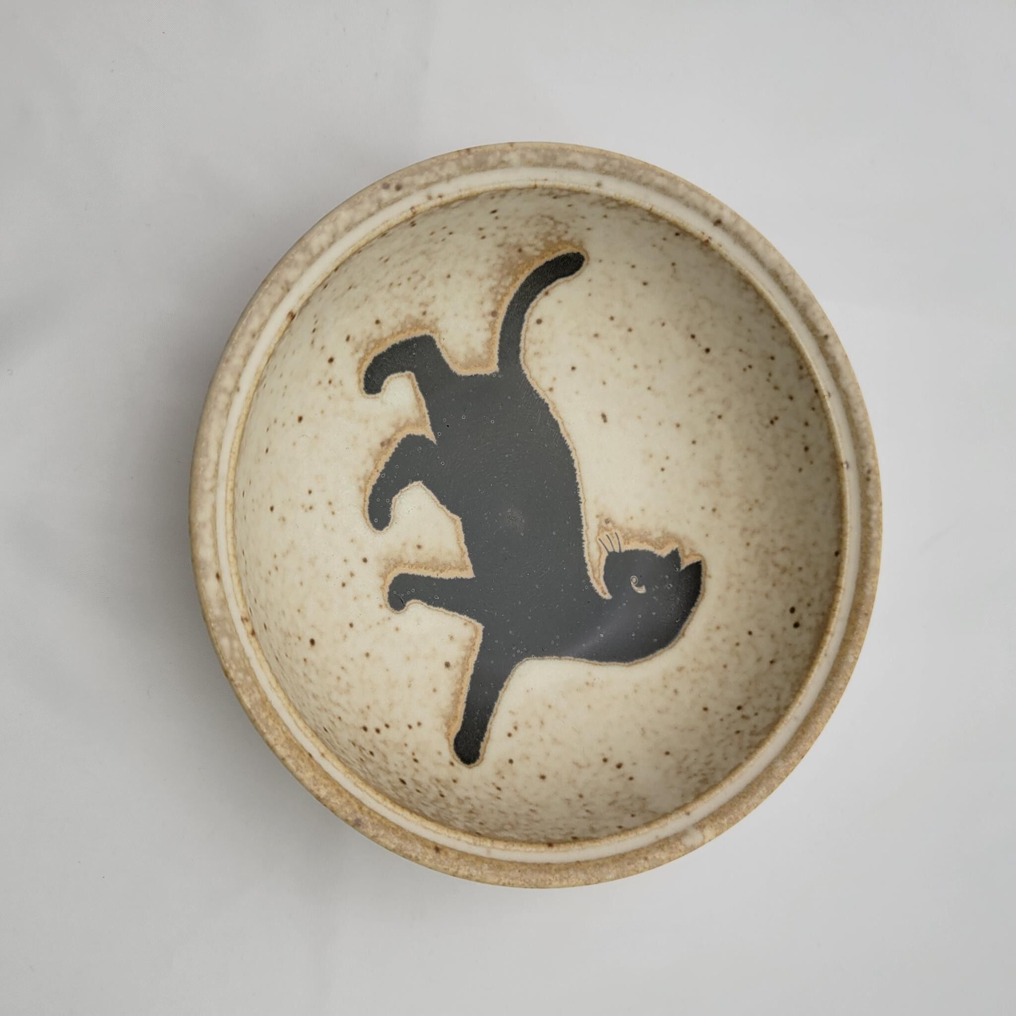 Japanische Keramikschale - Schwarzes Katzenmotiv