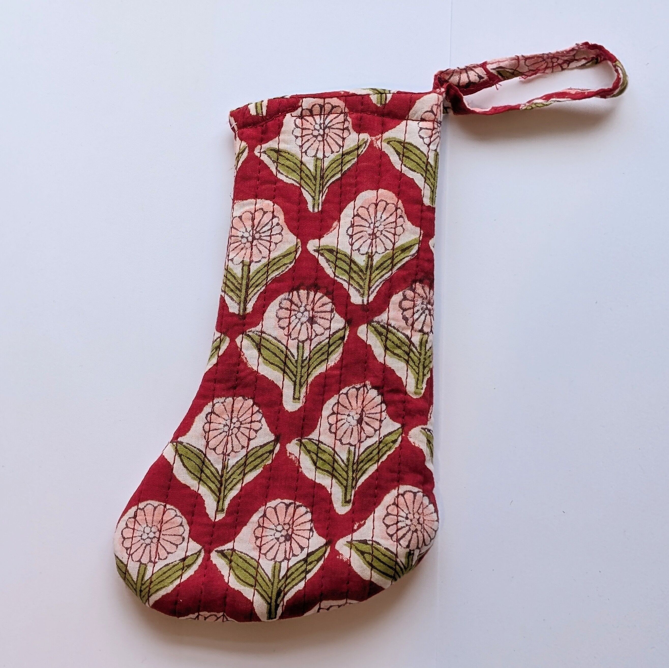 Mini chaussette de Noël à imprimé floral rouge