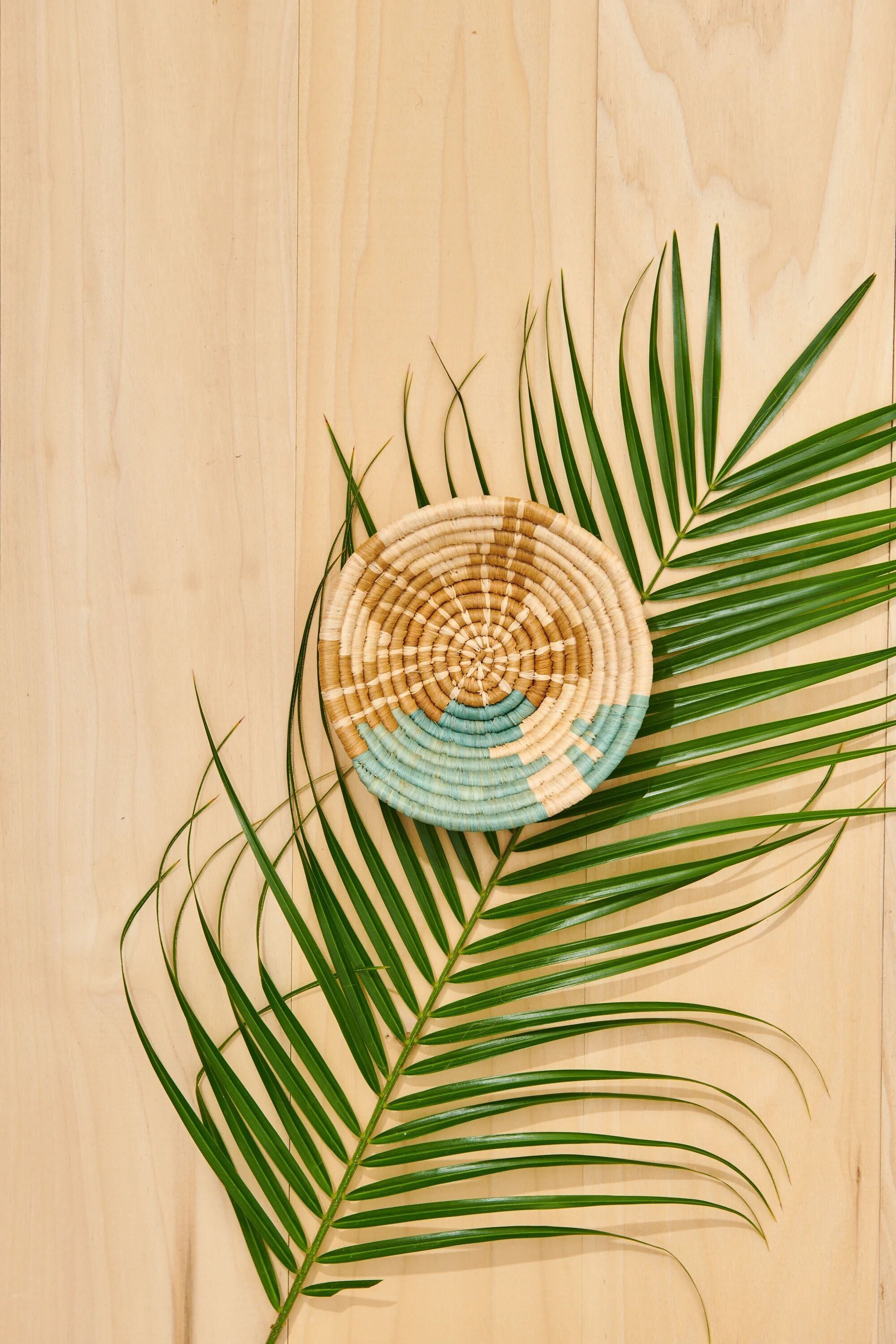 Mini cesta de madera flotante tejida a mano: sisal natural y hierba dulce, decoración artesanal ruandesa