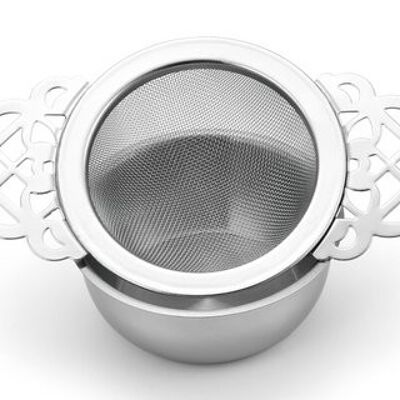 Tea strainer with drip tray