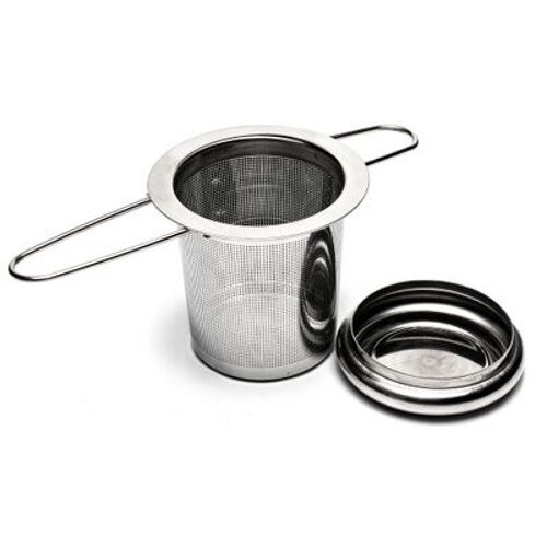 Tea strainer with lid and folding handles
