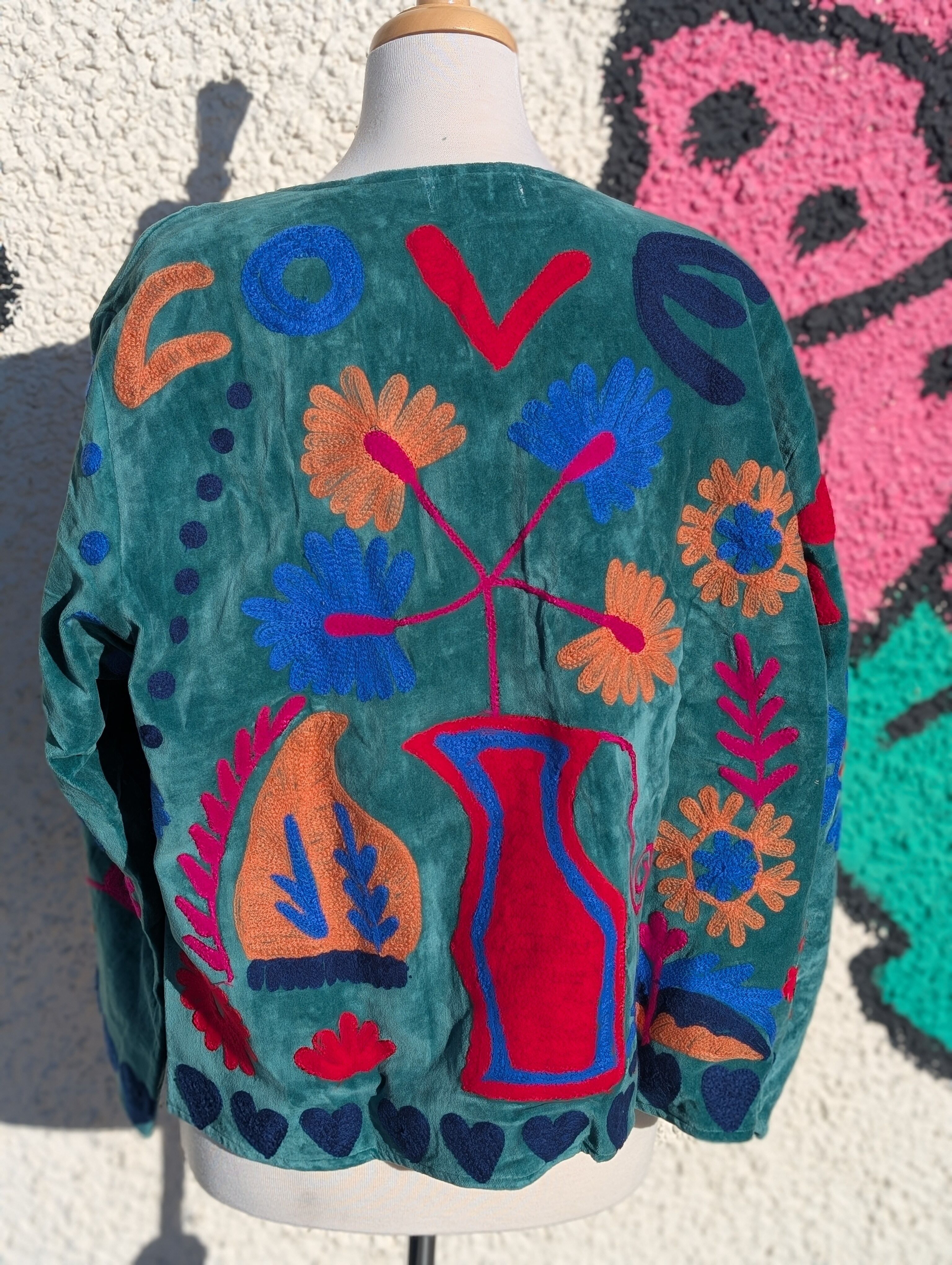 Veste bohème brodée kimono Suzani en velours vert LOVE