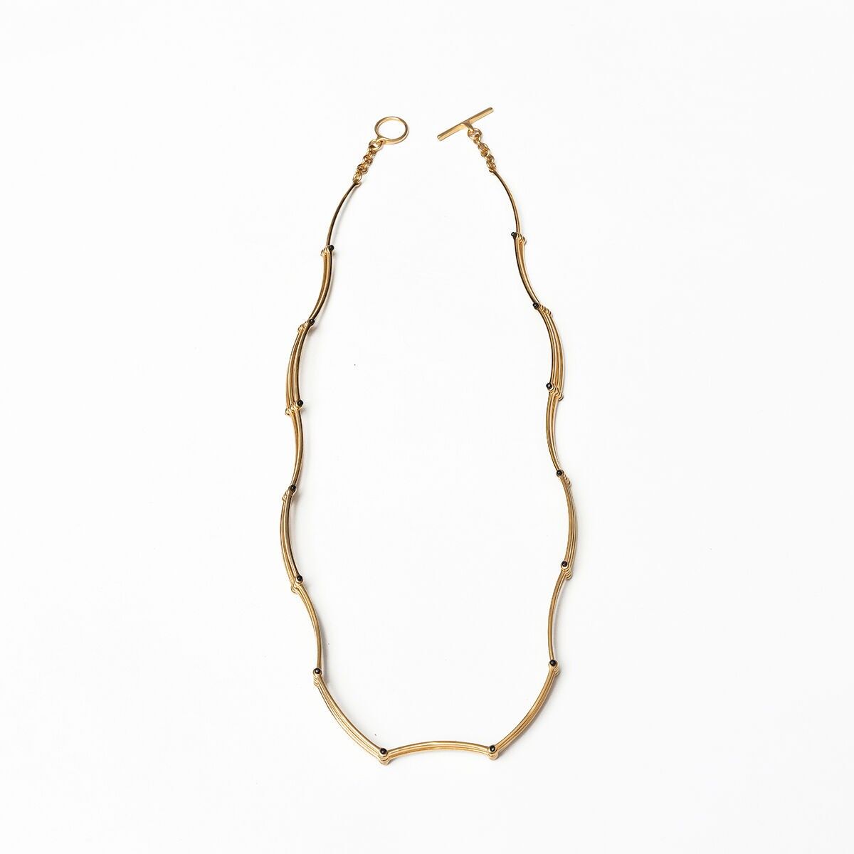 Collana con recinzione curva