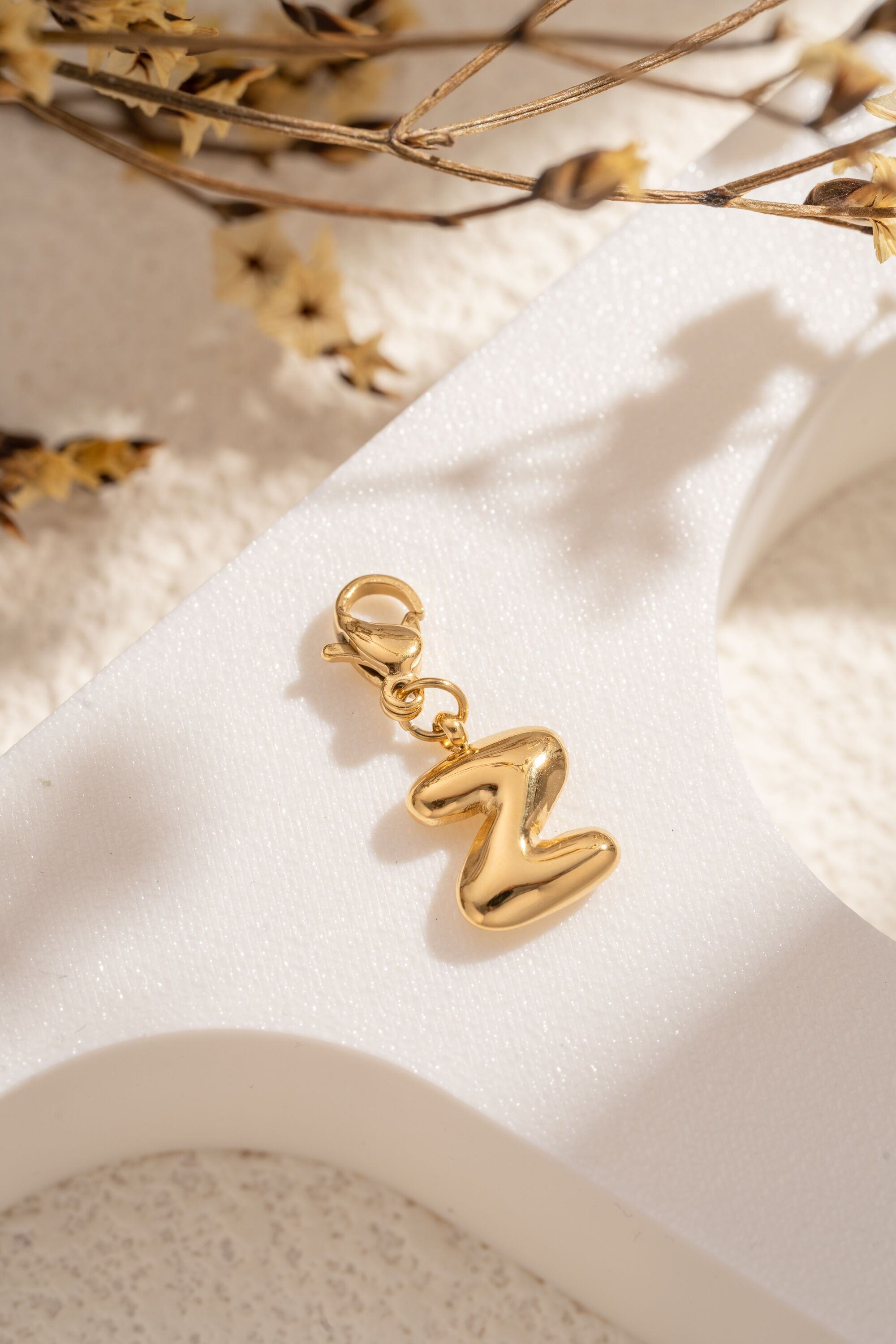 Eleganter, anpassbarer Anhänger aus Edelstahl mit dem Buchstaben Z