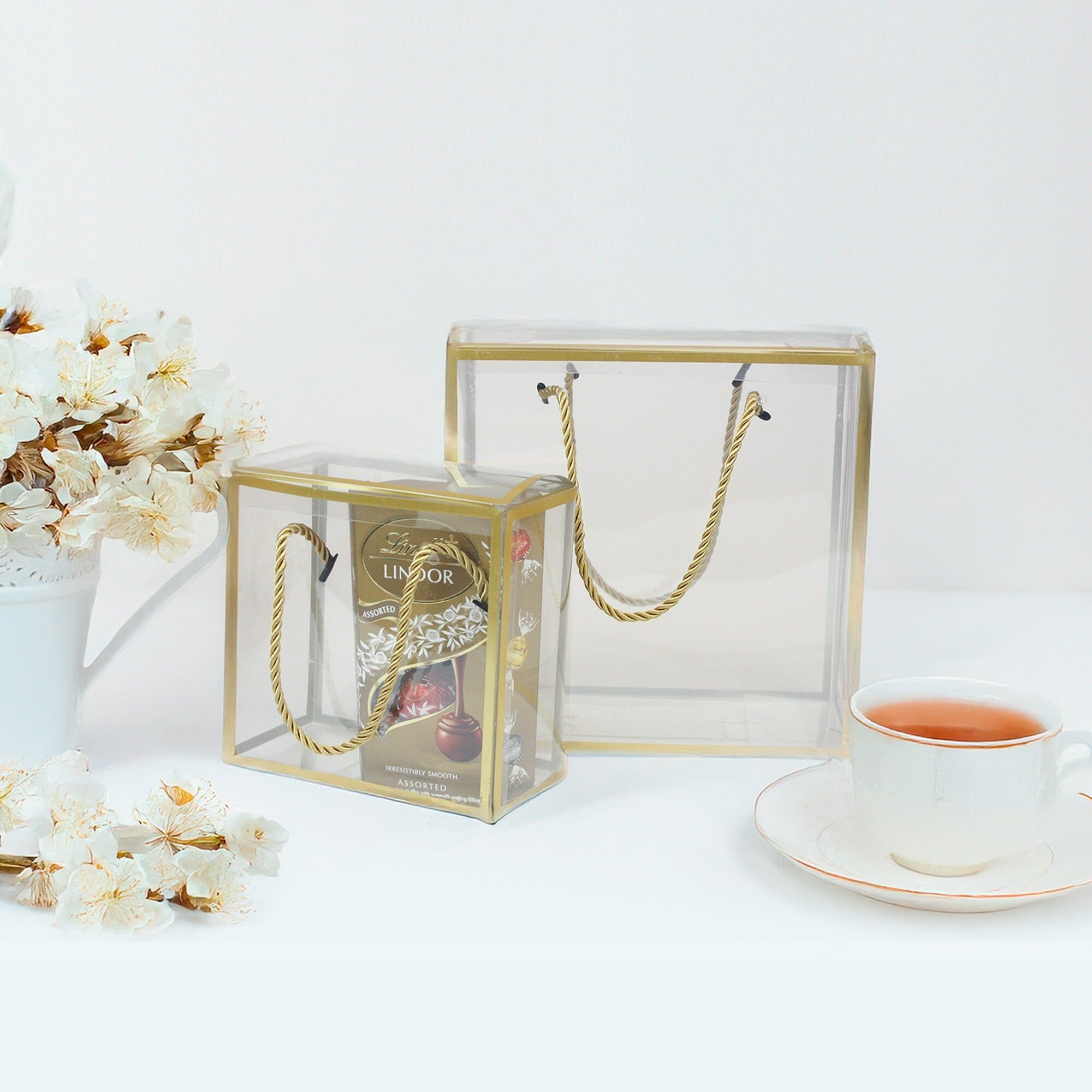 Coffret cadeau transparent avec bordure dorée et poignée en corde - Lot de 12 (tailles disponibles)