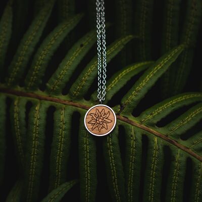Necklace Skyla "Edelweiss" | Wooden jewelry | Nut wood