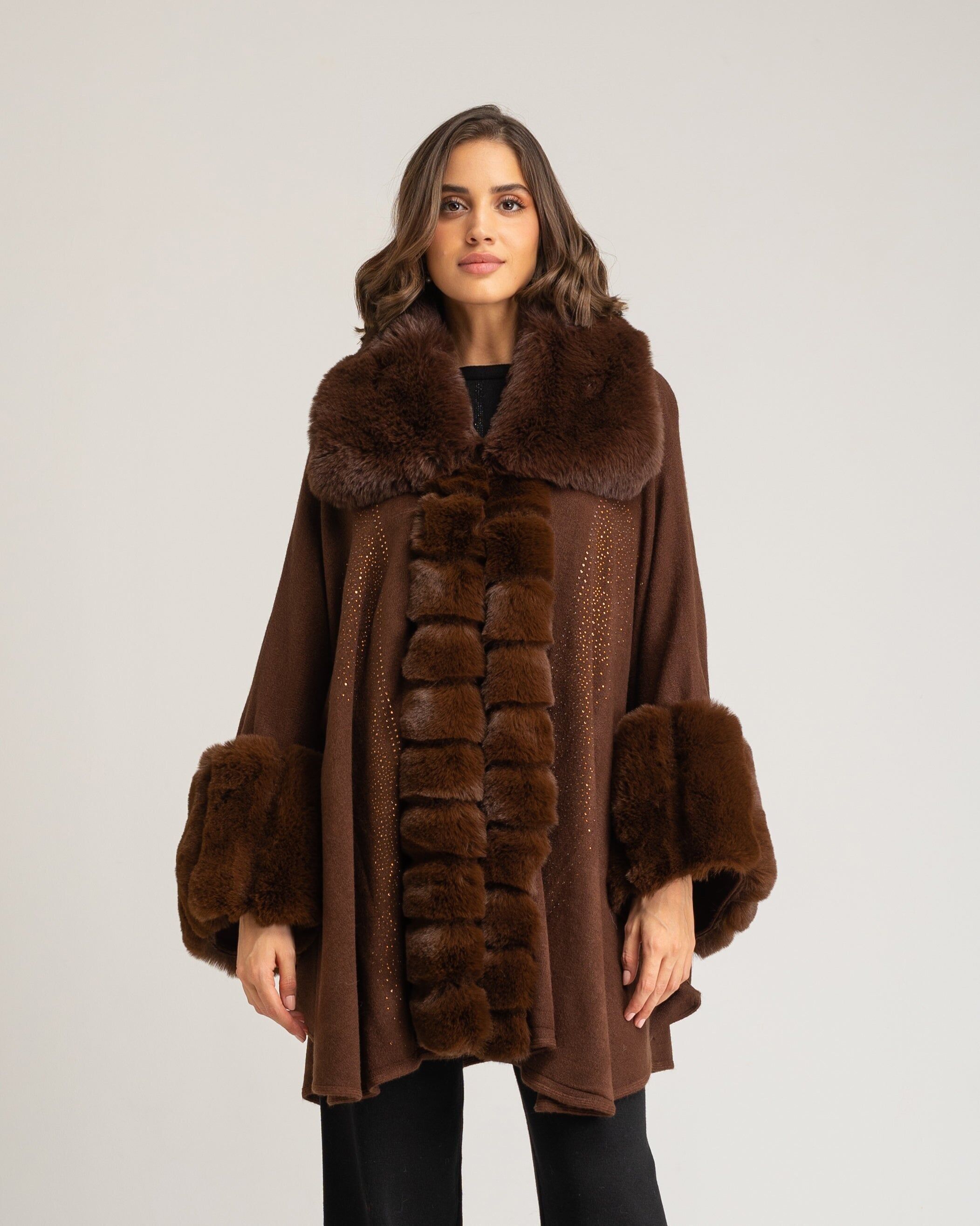Poncho con strass color cioccolato Gia