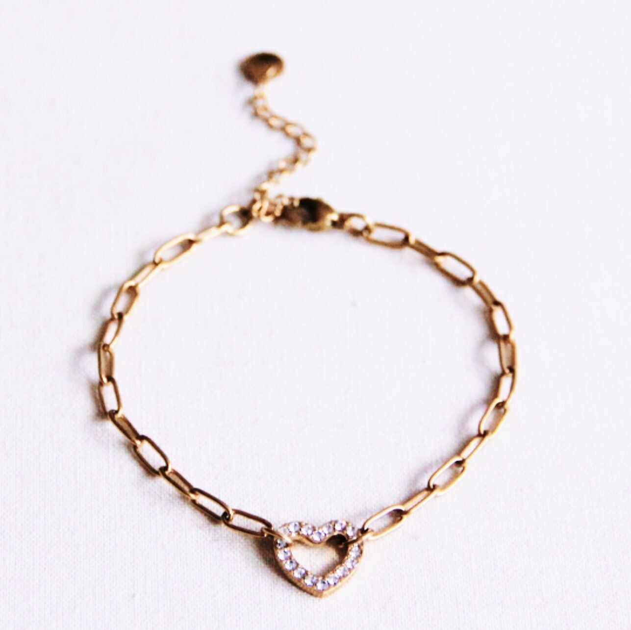 Pulsera de cadena en D con dije de corazón de diamantes de imitación - oro