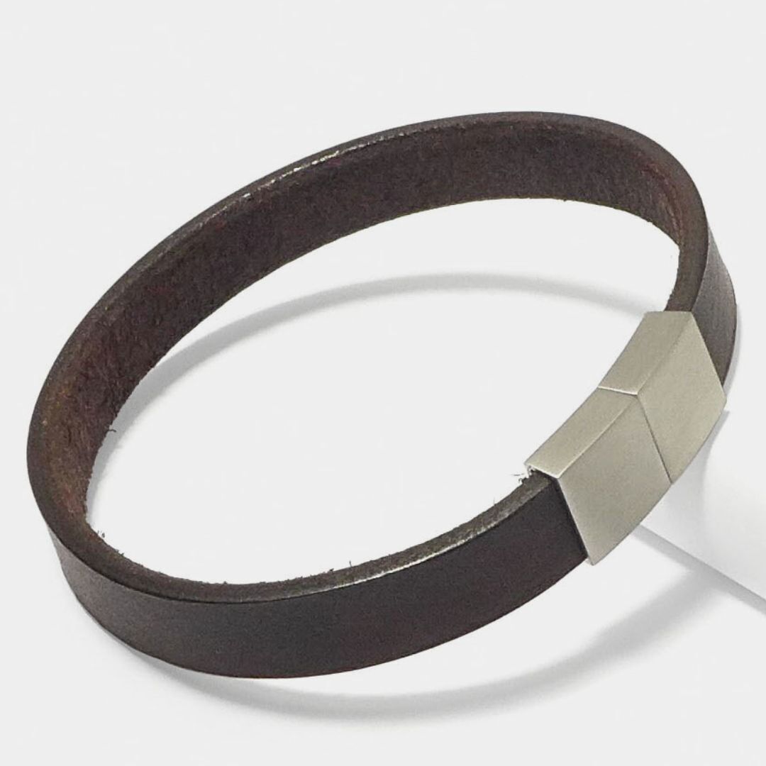 Leather Star ZM25 – Pulsera de cuero marrón oscuro para hombre, atemporal y resistente.