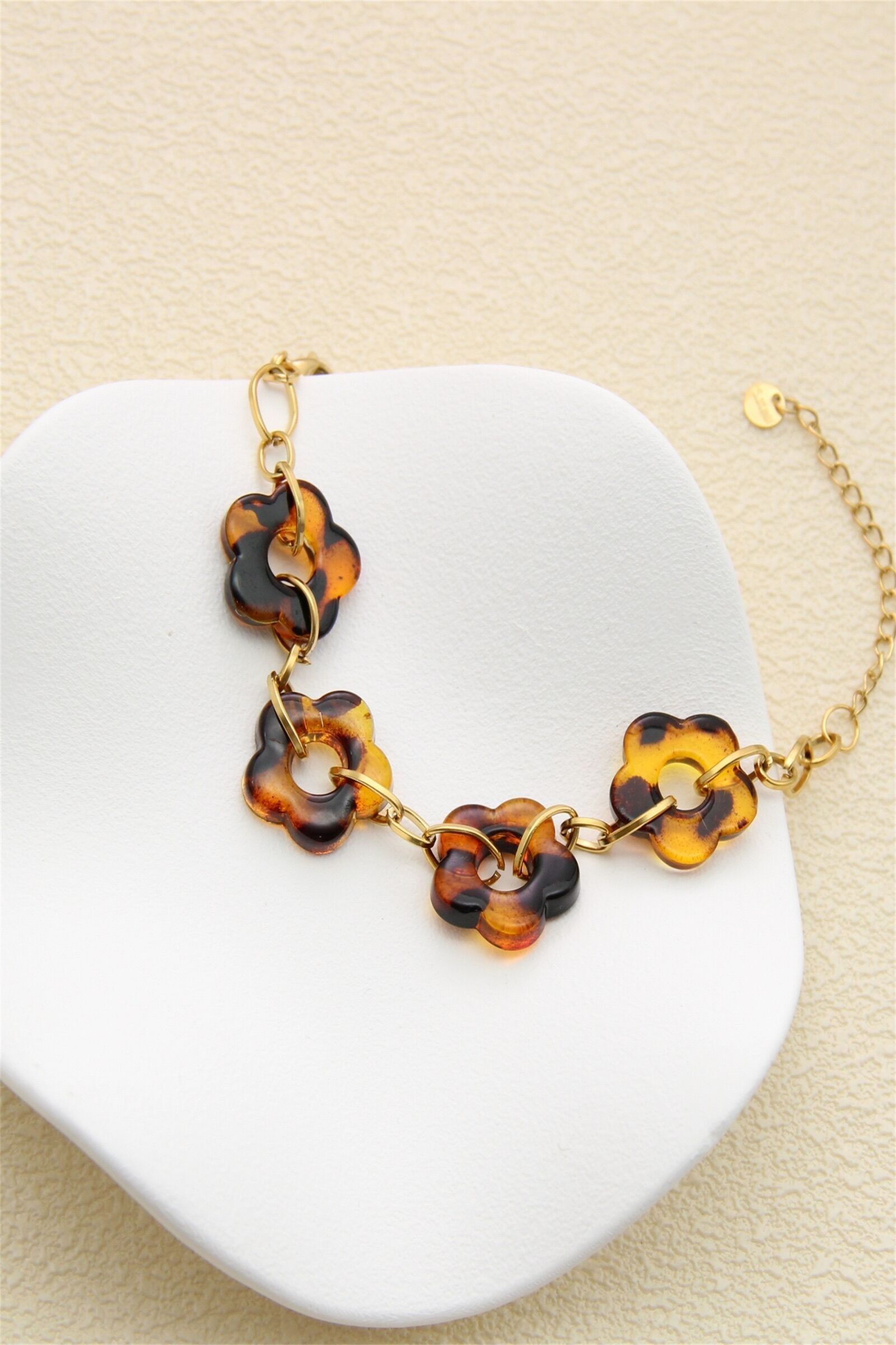 Flower Scale Effect Bracelet – Resin and Gold-Plated Stainless Steel