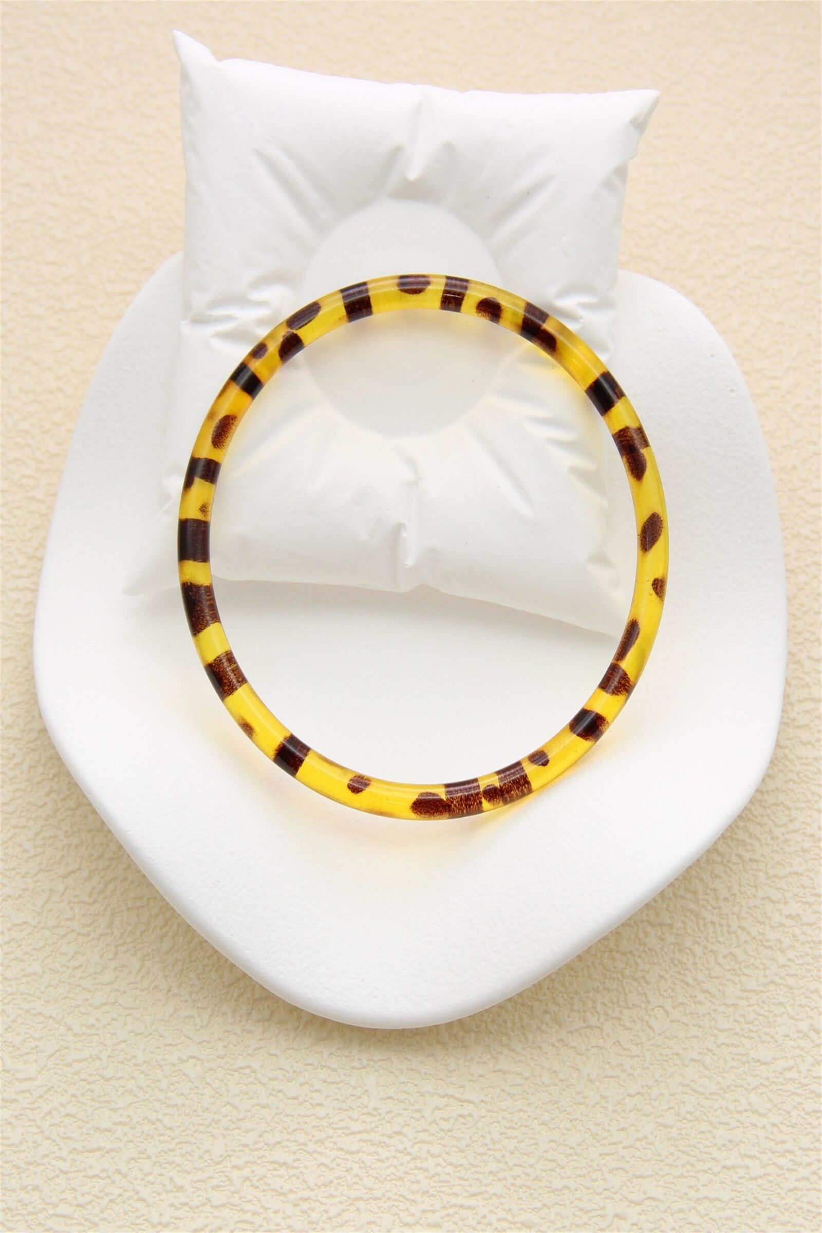 Scale Effect Bangle Bracelet – Brown Resin