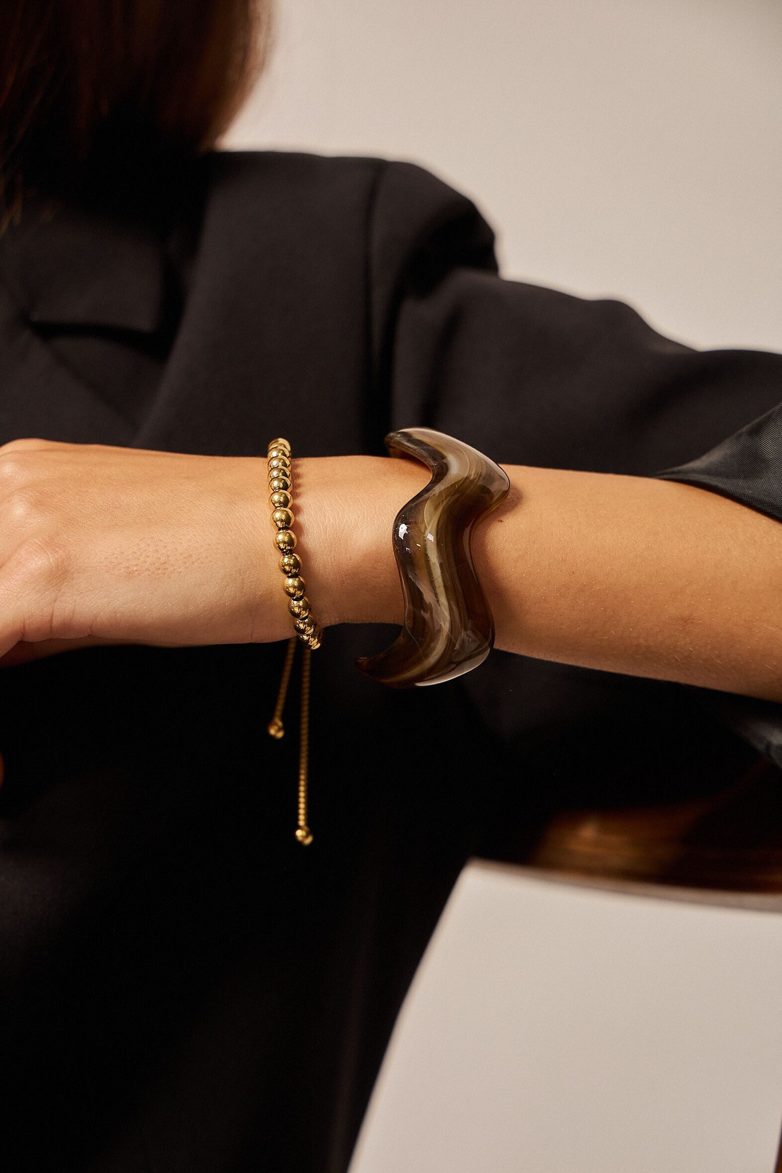 Wavy Resin Bangle Bracelet – Sculptural Design