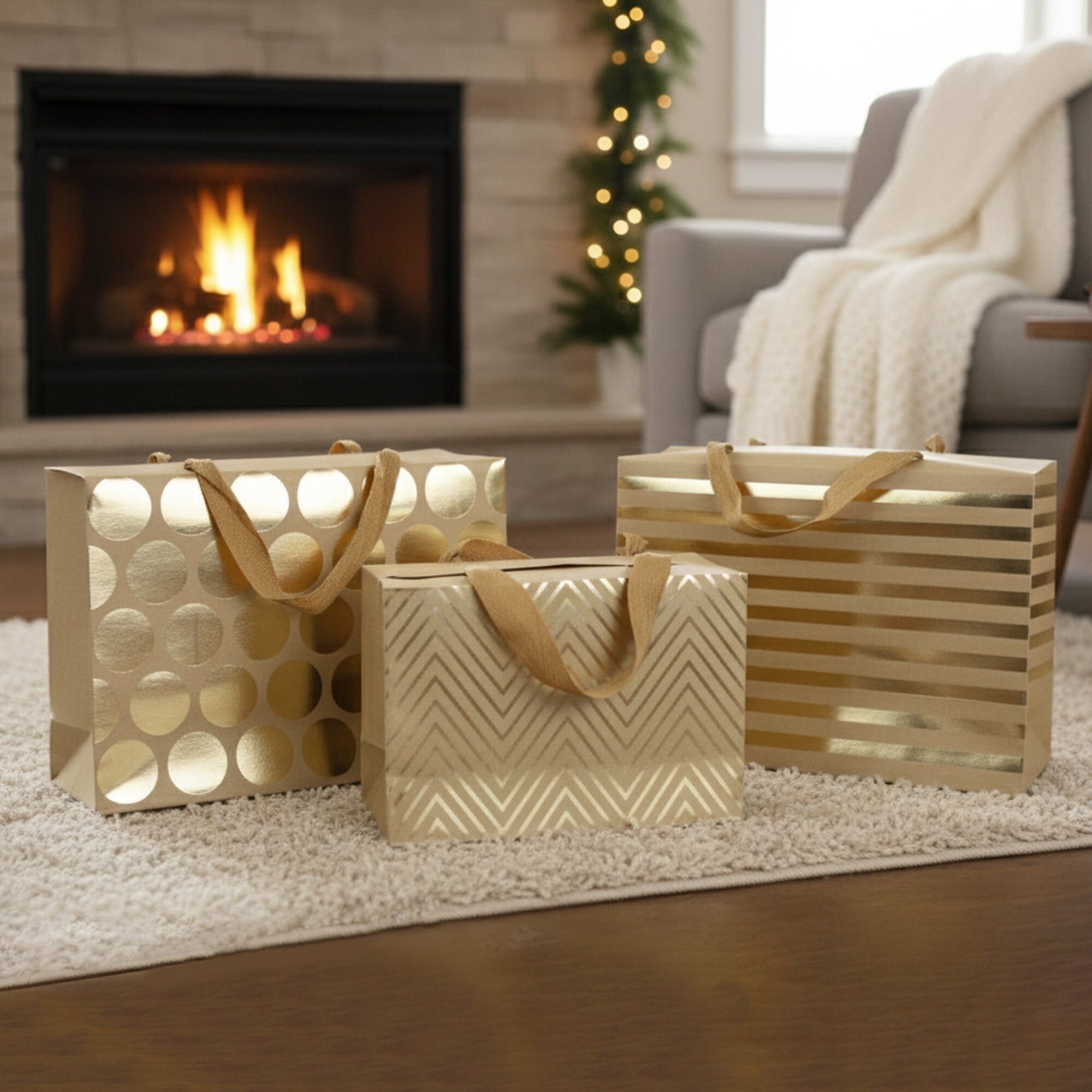 Sacs cadeaux imprimés dorés - Lot de 12 (Tailles disponibles)