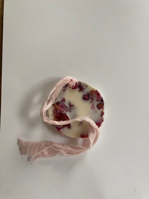 Scented tablet "Amoureuse" Floral notes of garden rose