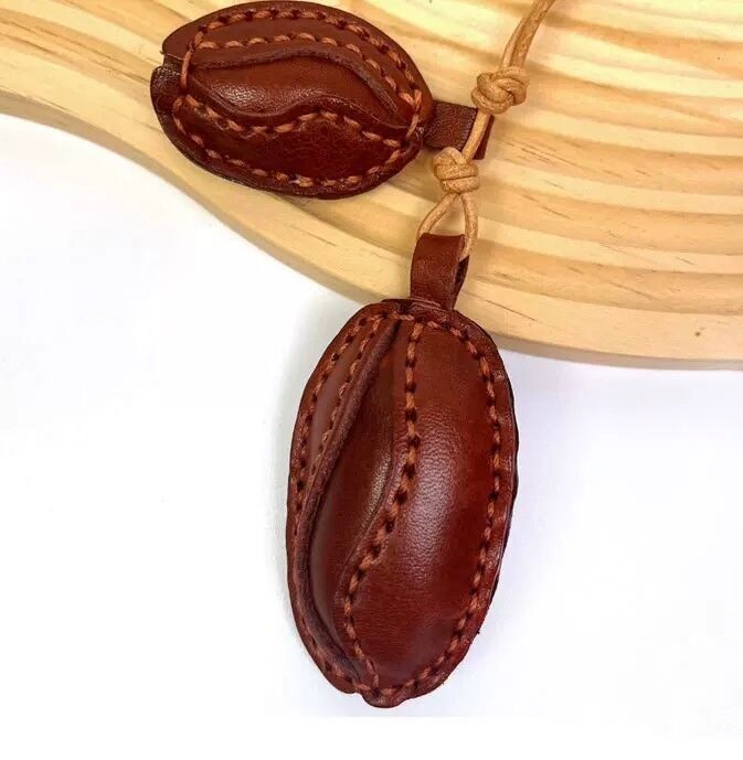 Adornos de cuero hechos a mano con textura de grano de café