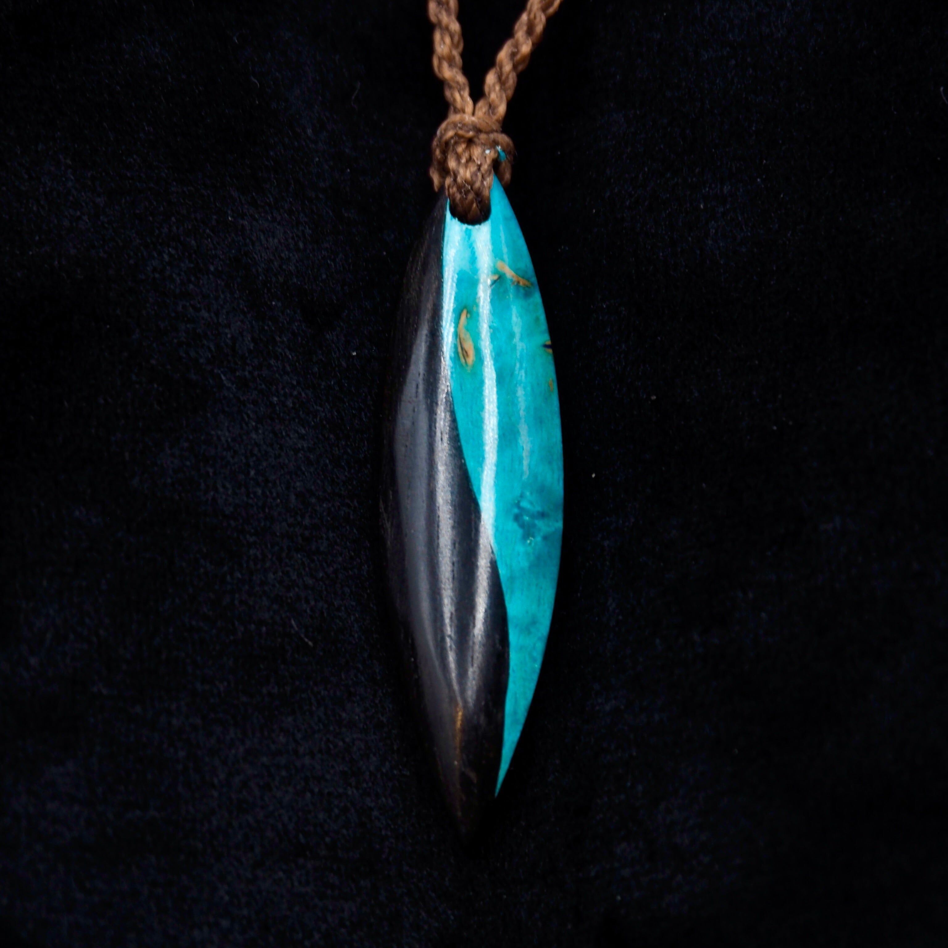 Colgante Yin - Madera de ébano y abedul estabilizada, turquesa