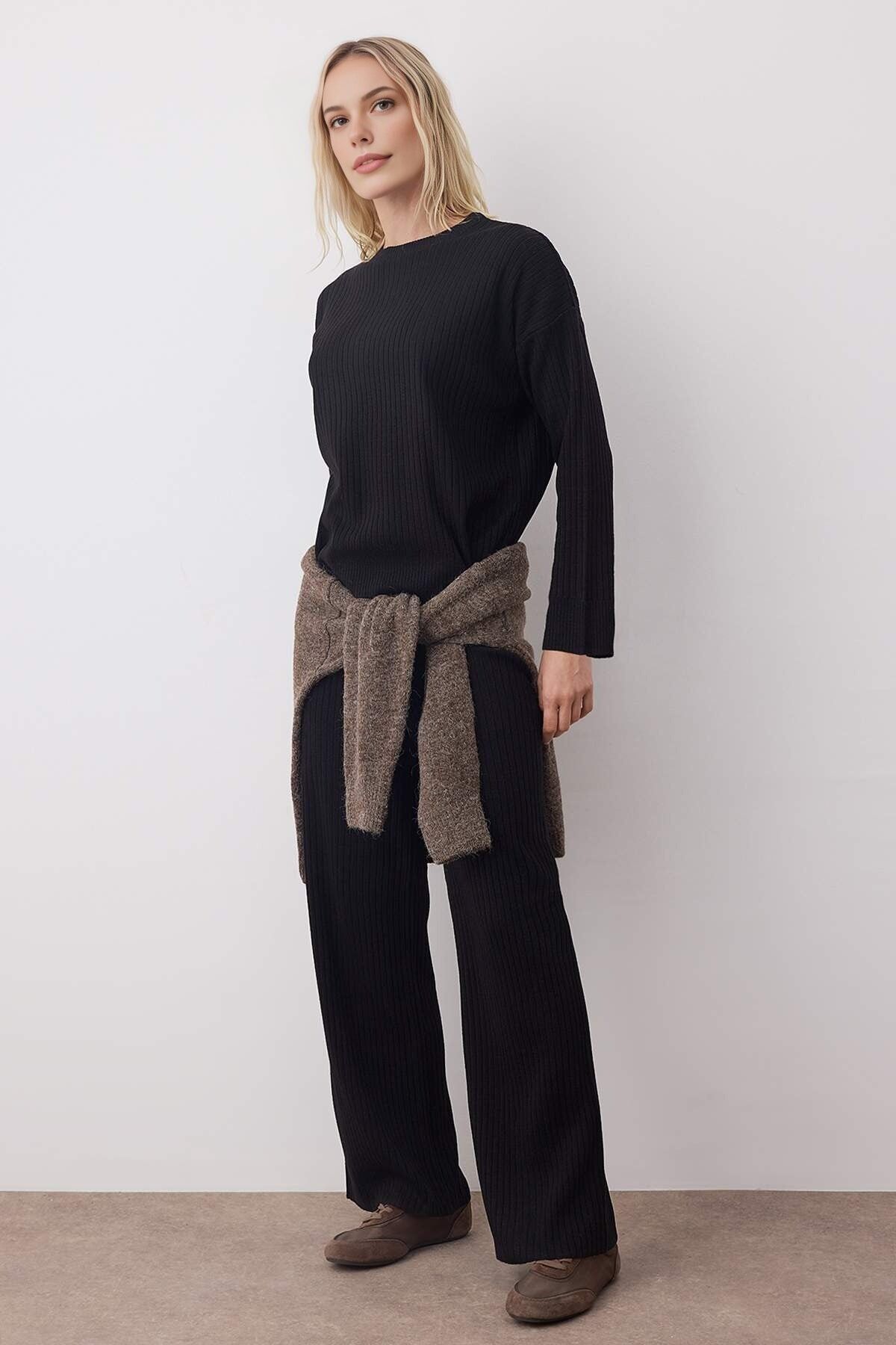 2-Piece Loose Fit Basic Ribbed Knit Top & Pants Set