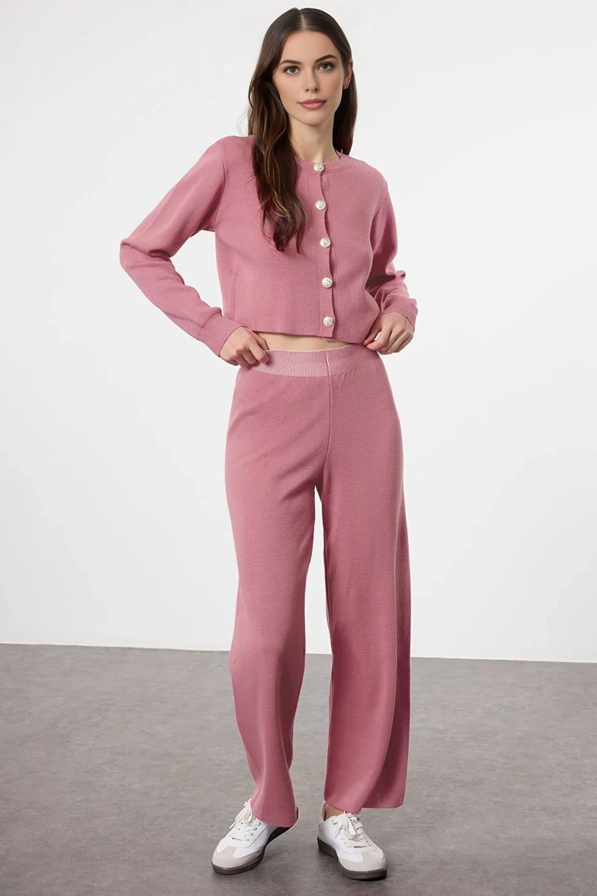 Ensemble 2 pièces : haut court et pantalon en maille