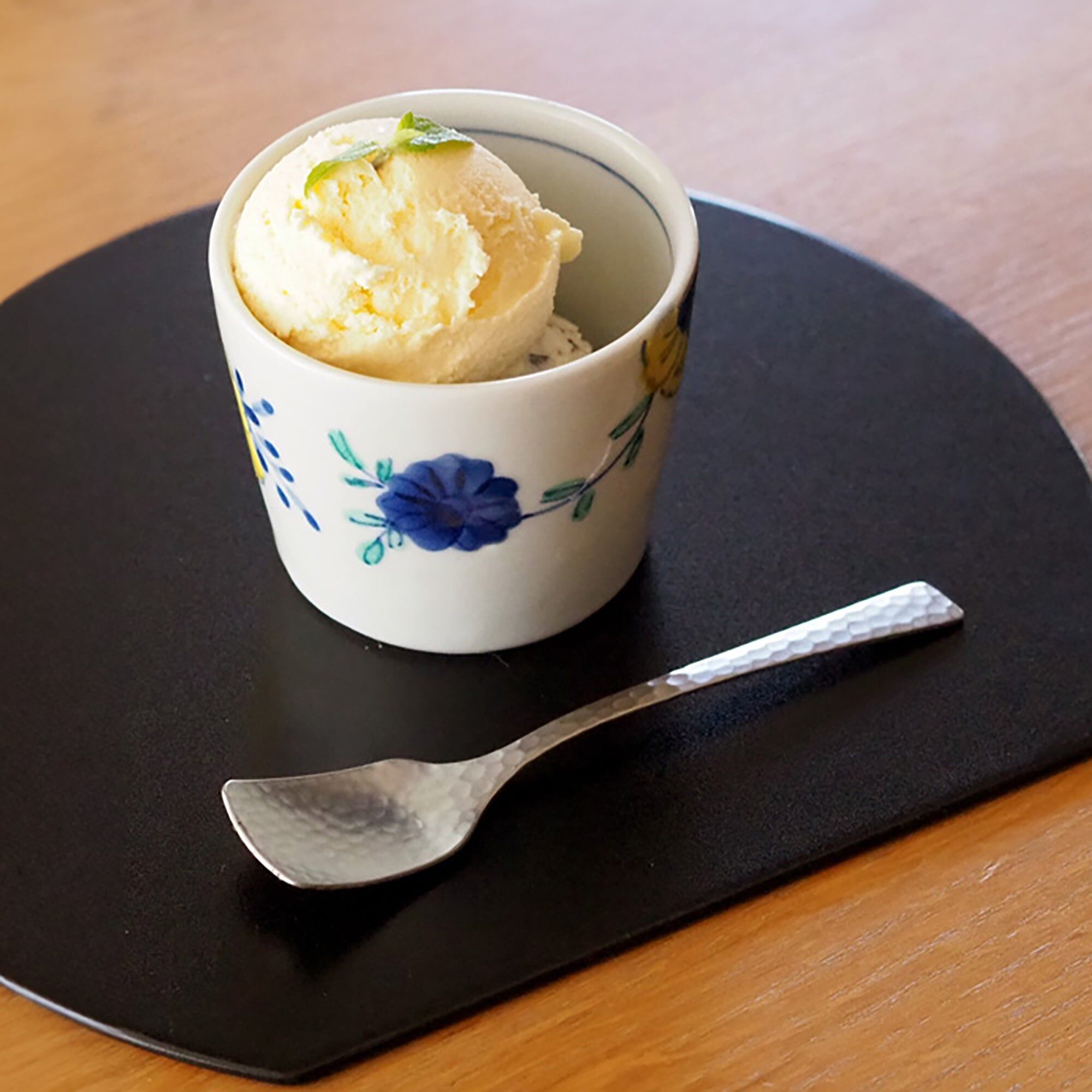 Shimoyama Dessertlöffel aus gehämmertem Edelstahl