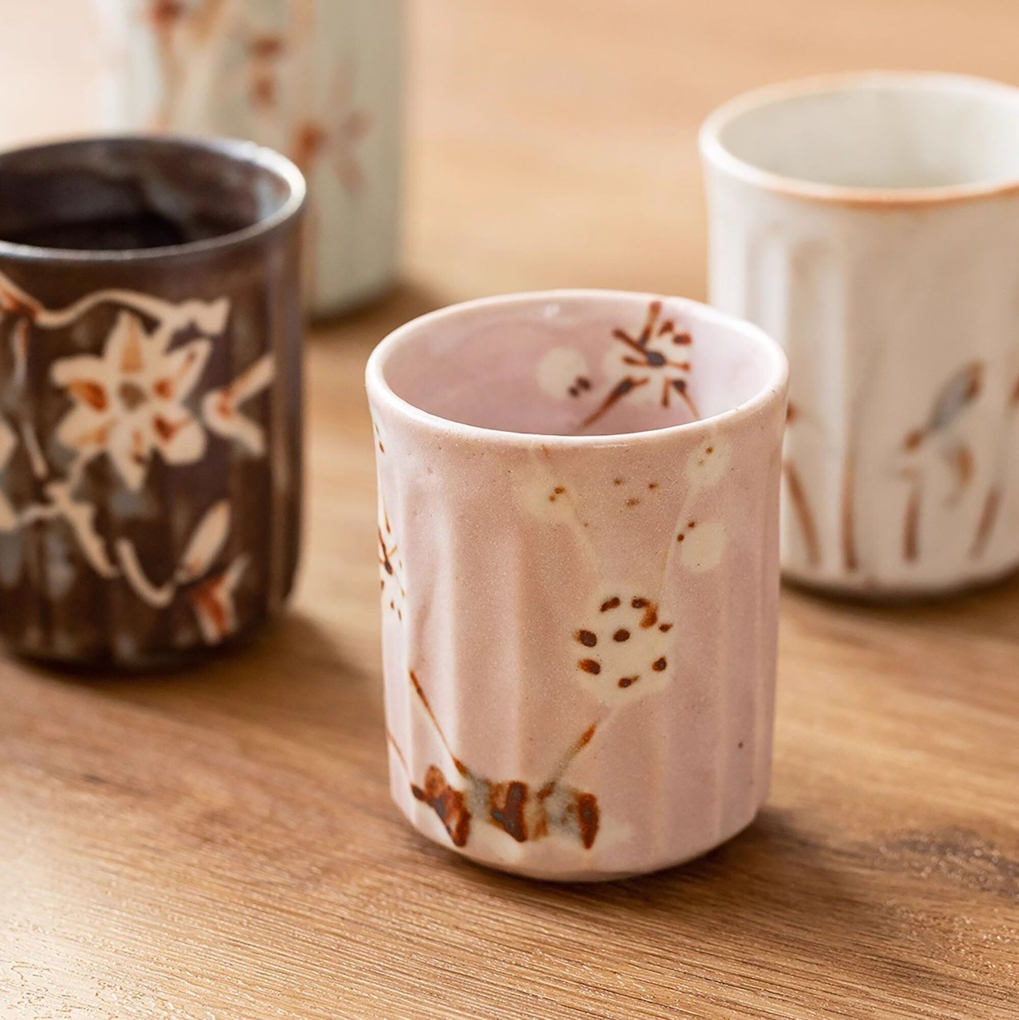 Taza de gres shino-yaki