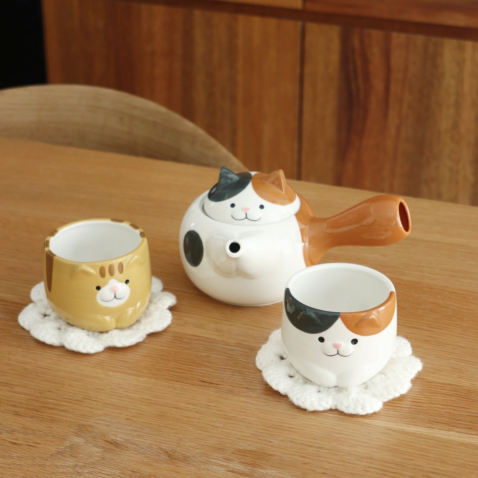 Juego de té de cerámica con forma de gato